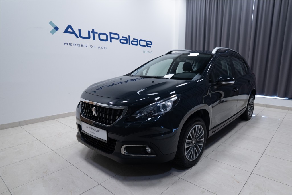 Peugeot 2008 1,2 i 1. AUT. AC VÝHŘEV 1. MAJ