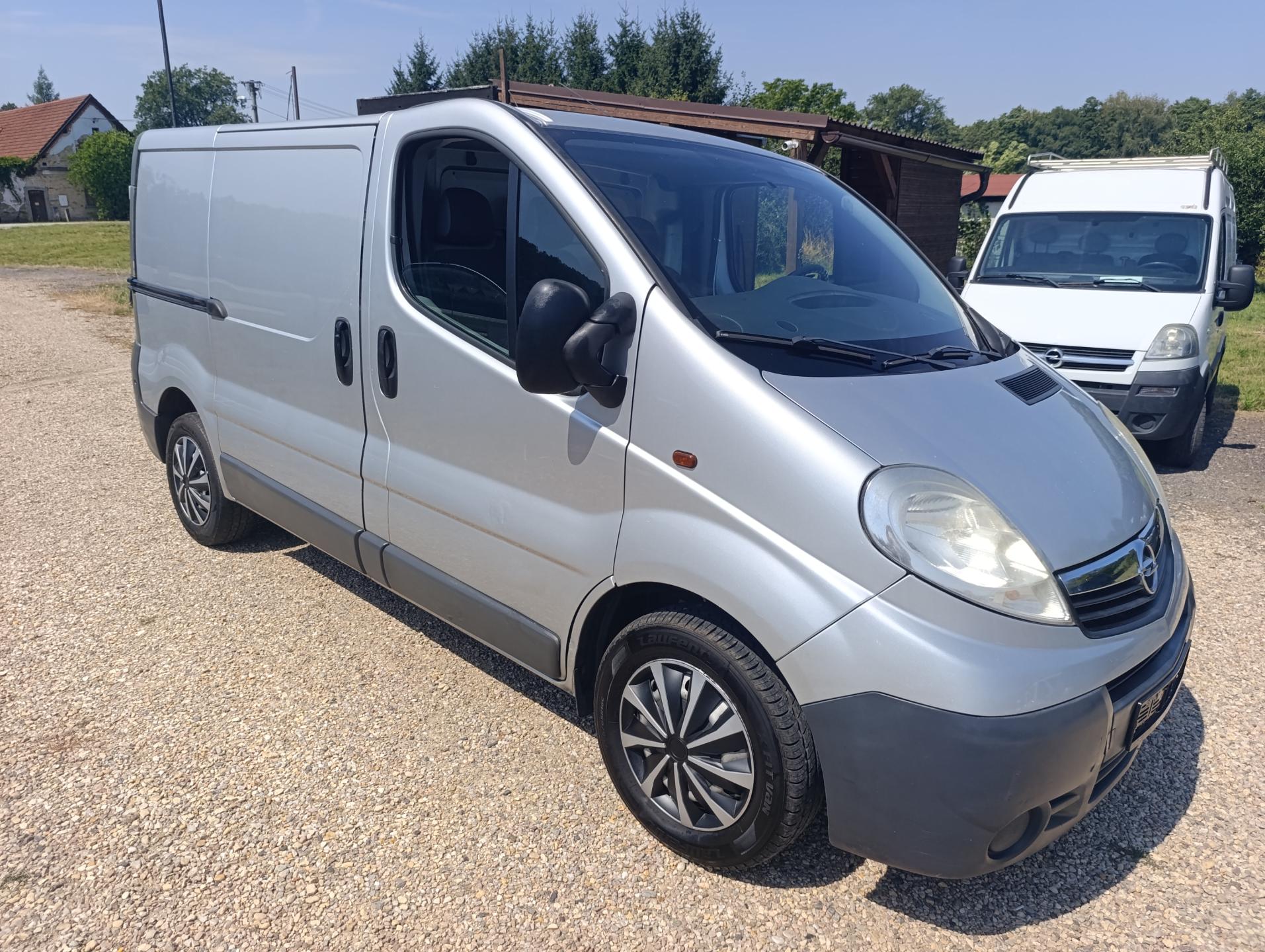 Opel Vivaro 2.0 DCi tažné DPH klima