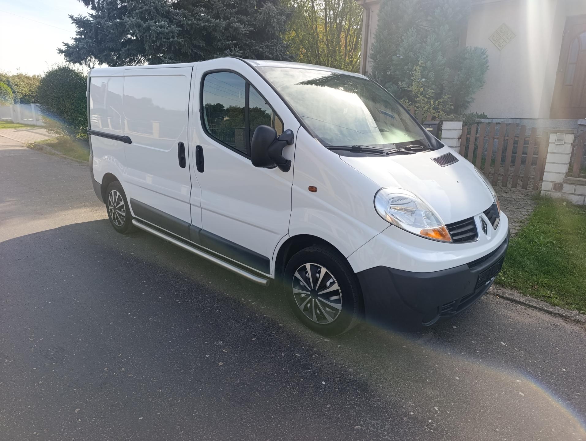 Renault Trafic 2.0 DCi 169t.km zahrádka