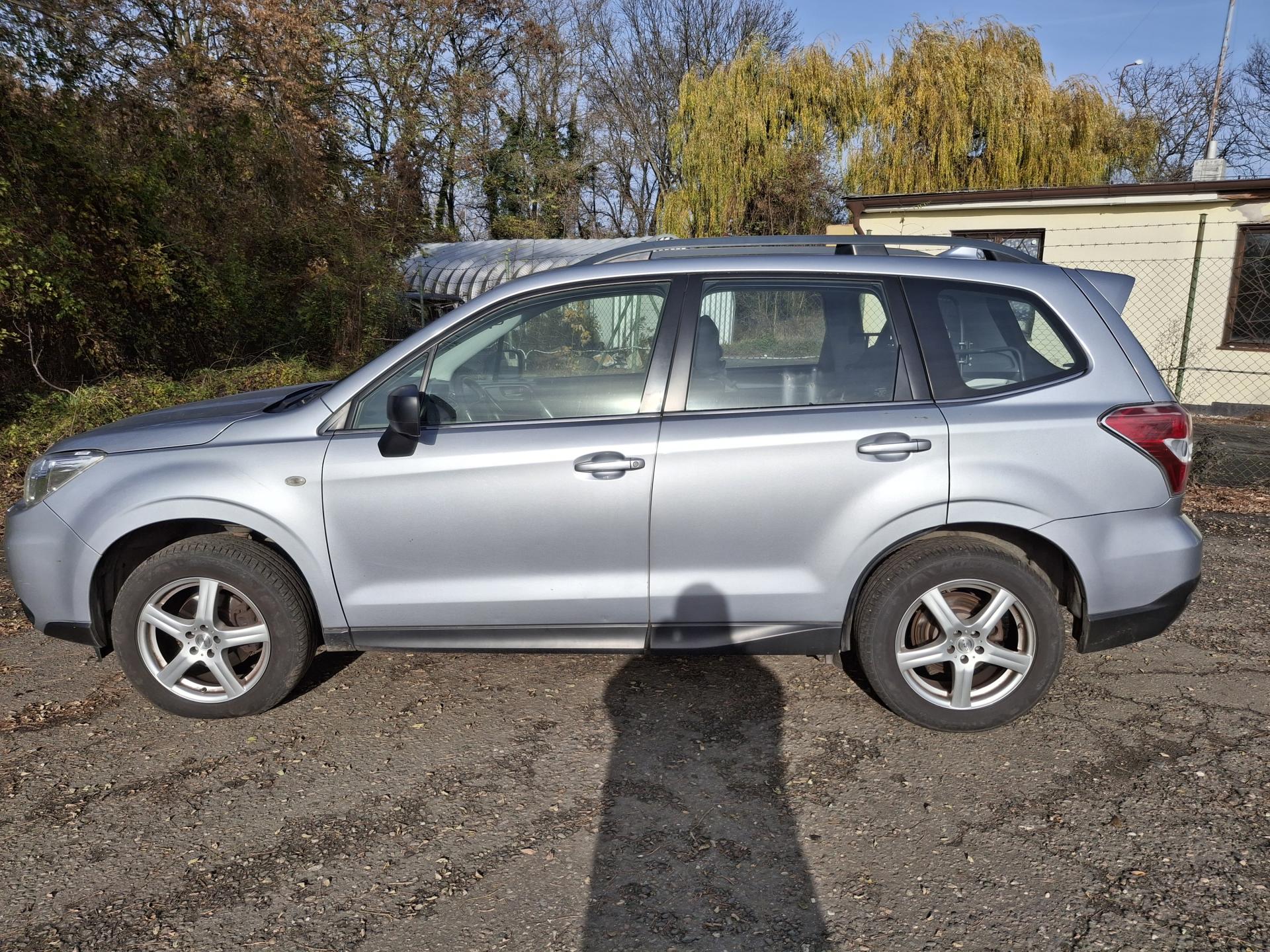Subaru Forester 2.0 benzin Rezervace