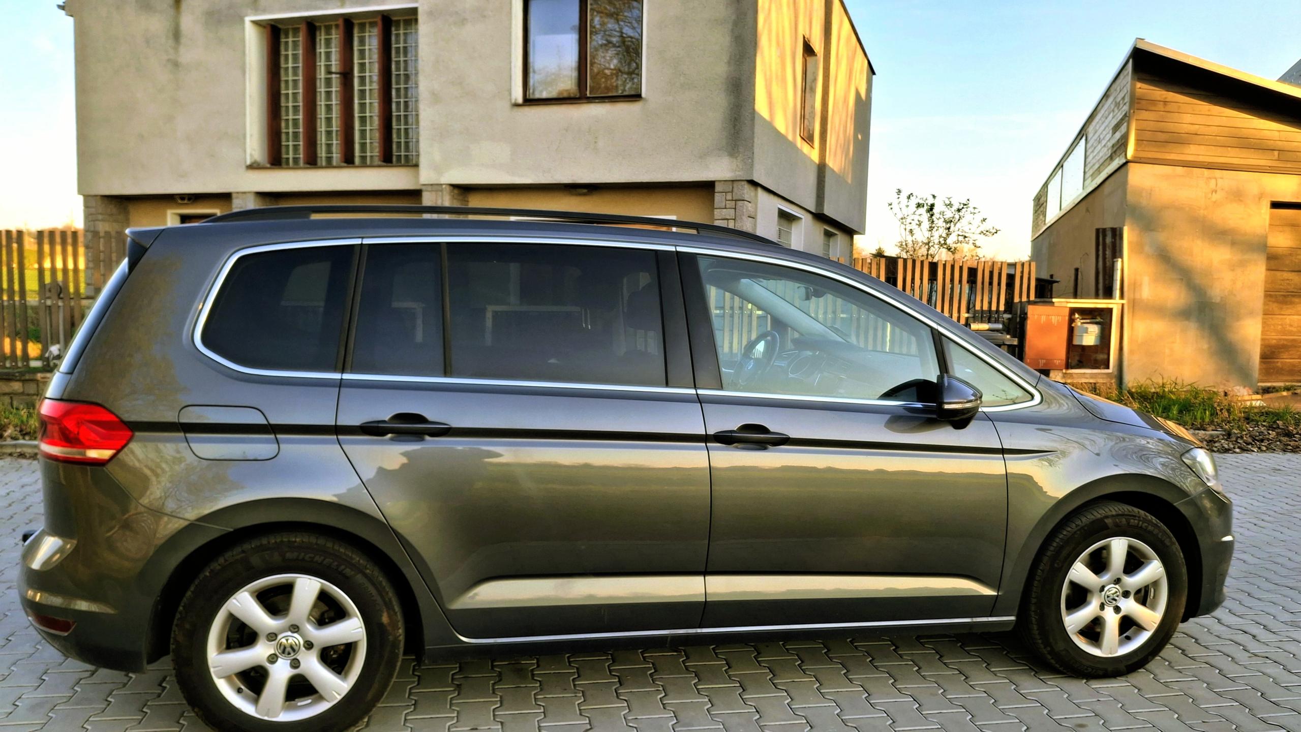 Volkswagen Touran 1.4 TSI KOMFORT 7 míst
