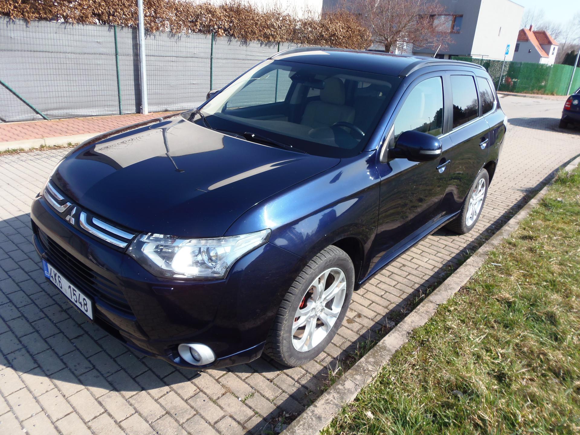 Mitsubishi Outlander 2.2 Di-D 4x4 AUTOMAT tažné
