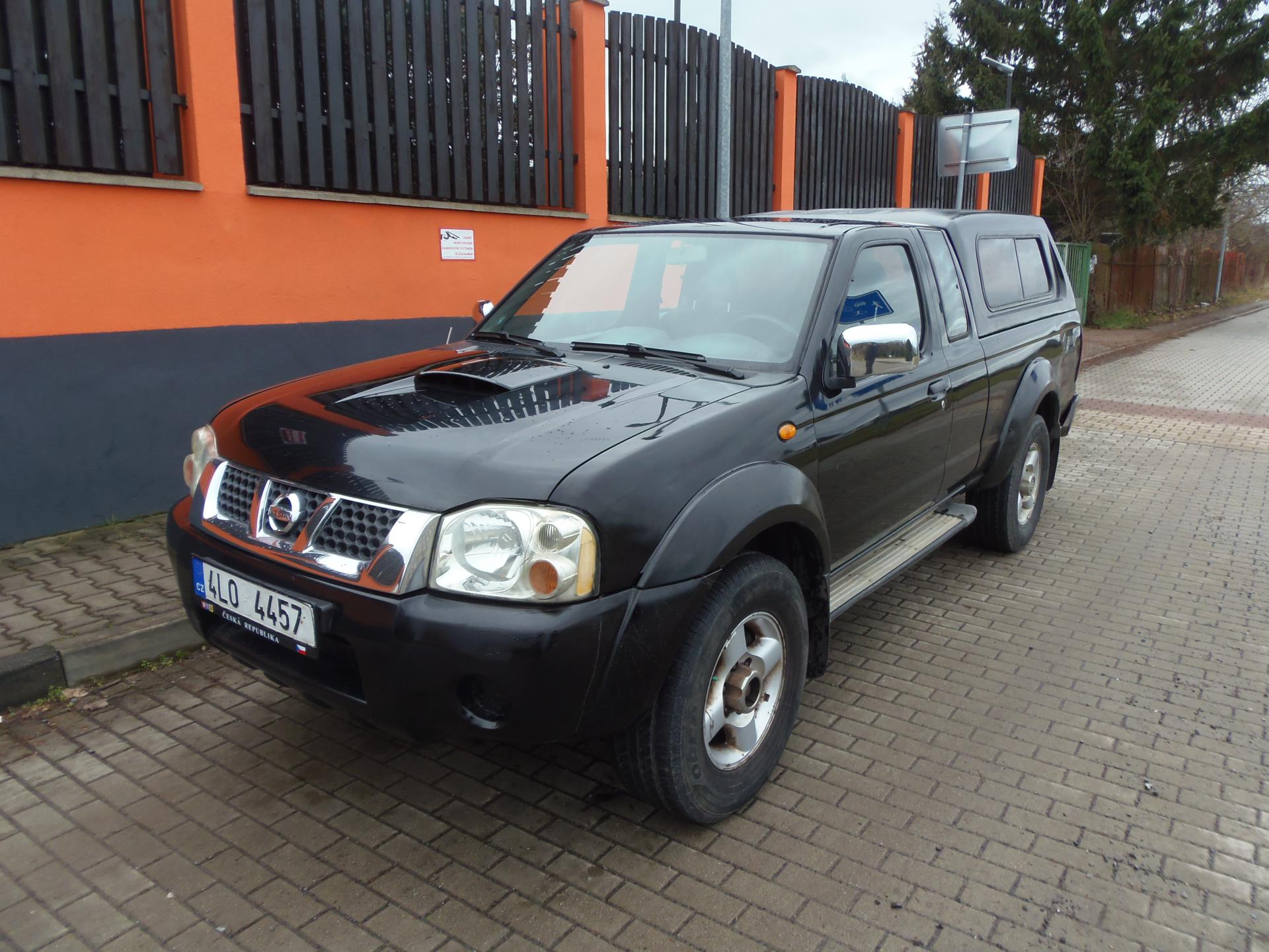 Nissan Navara 2.5 TD 4x4 dlouhá korba