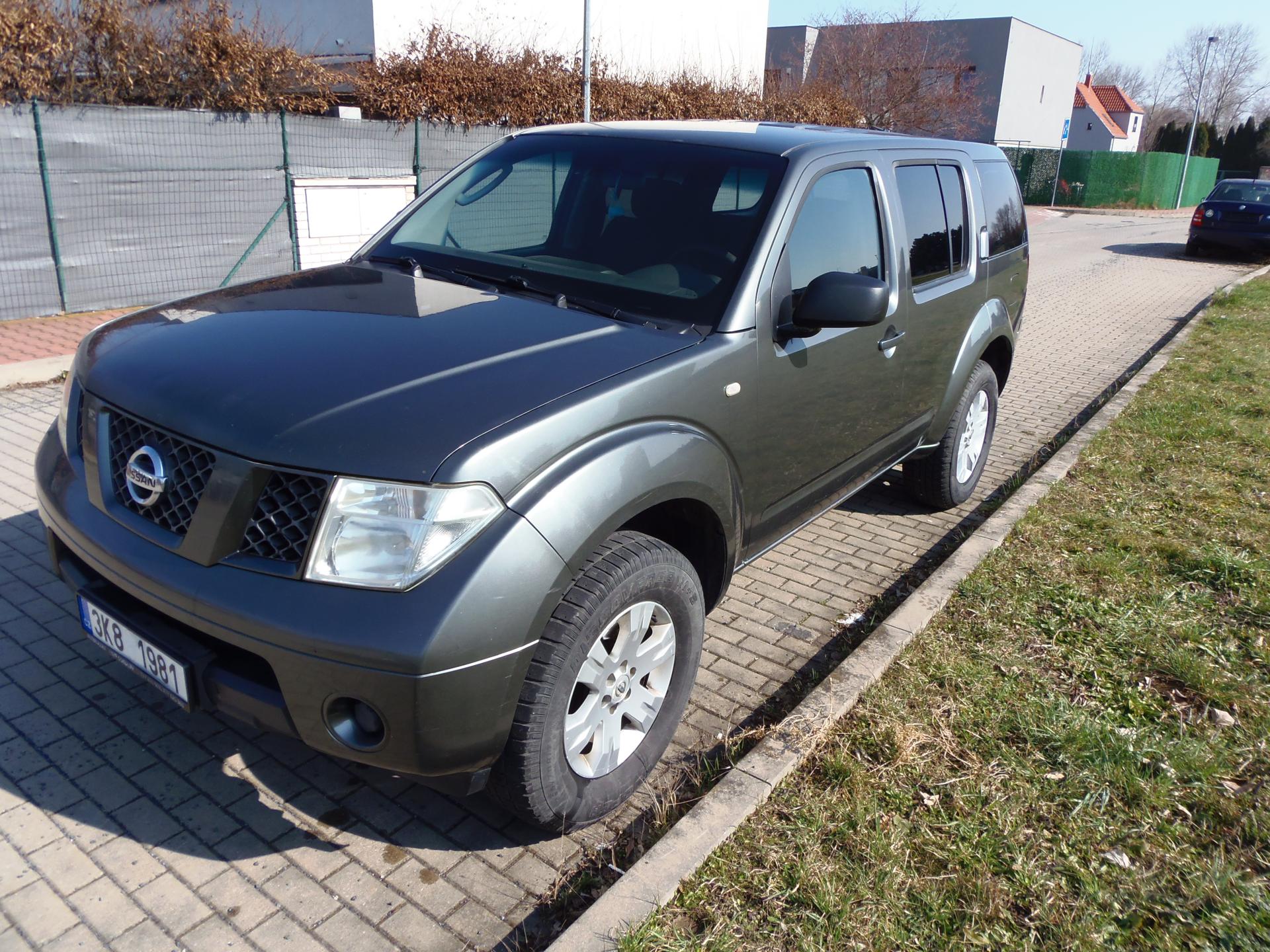 Nissan Pathfinder 2.5 DCi 4x4 manuál redukce