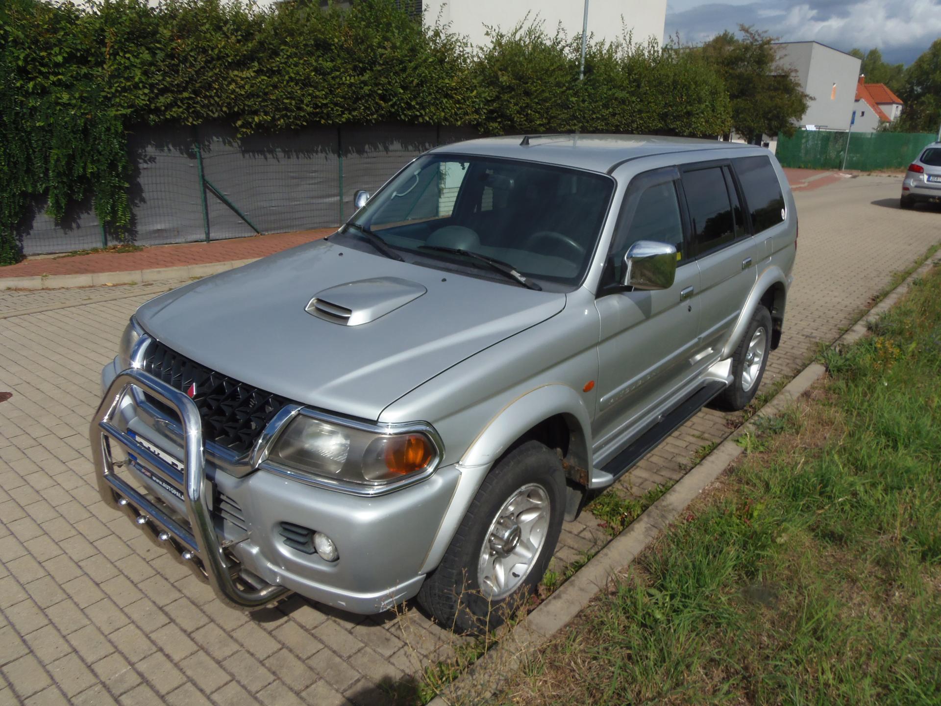 Mitsubishi Pajero Sport 2.5 TD 4x4 tažné 2.8t NOVÁ STK
