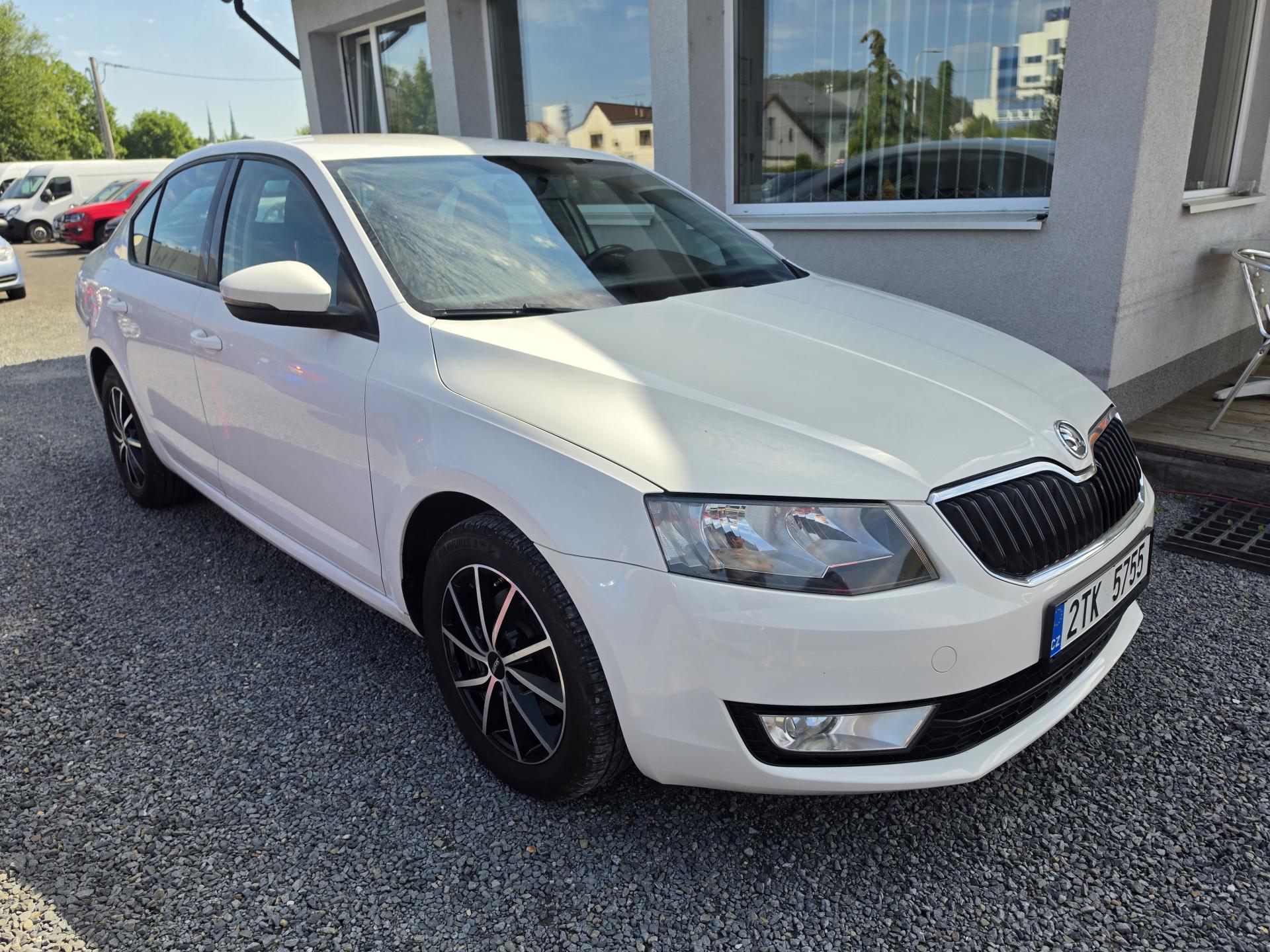 Škoda Octavia 1.6 TDI Vyhřev sedadel