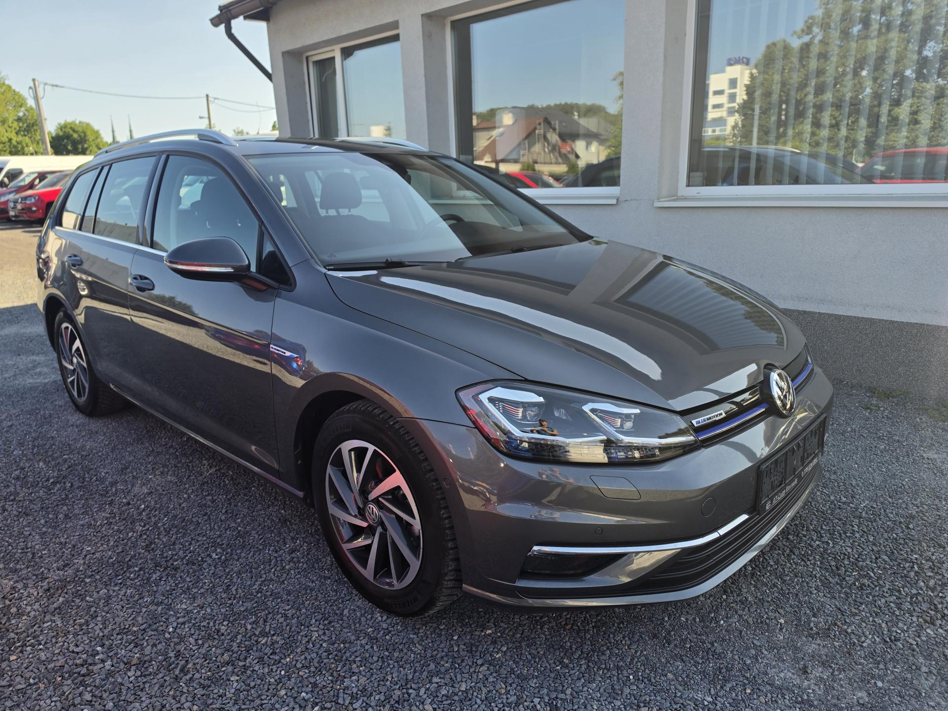 Volkswagen Golf 1.5 TSI 96kw Led Kuže Navi
