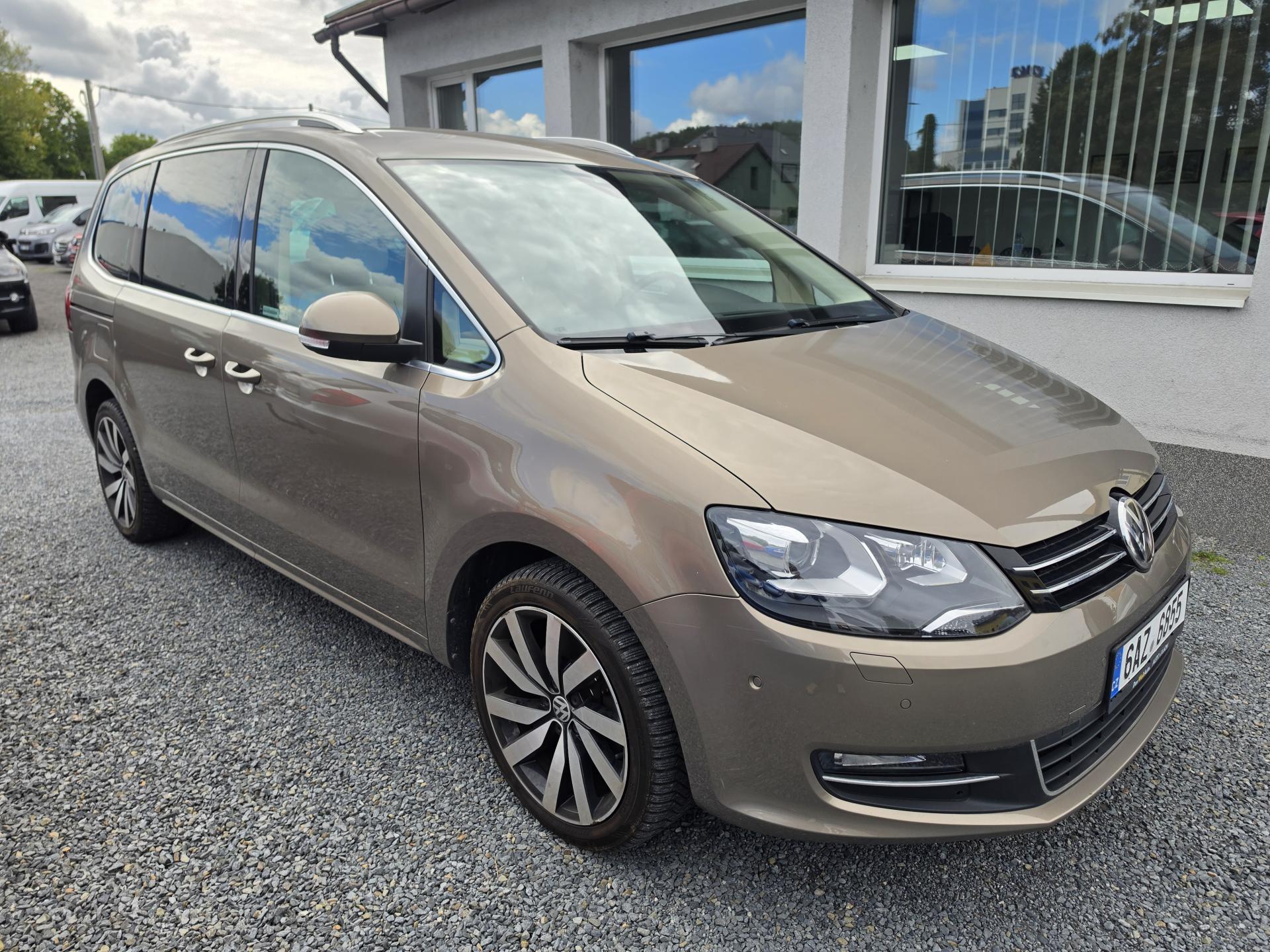 Volkswagen Sharan 2.0TSI Highline 7 TZ Masáž Led