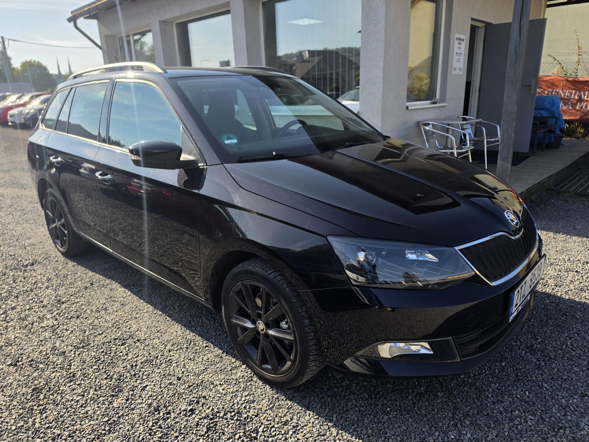 Škoda Fabia 1.2 TSI Vyhřev sedadel Led