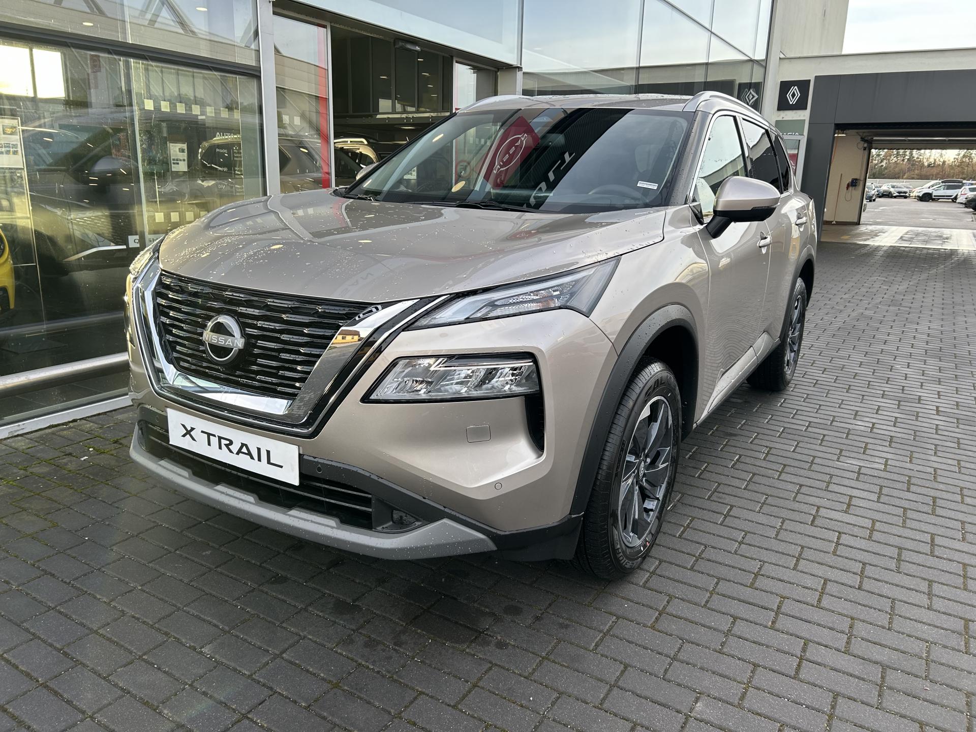 Nissan X-Trail N-Connecta 1.5AT(163K) 7 míst