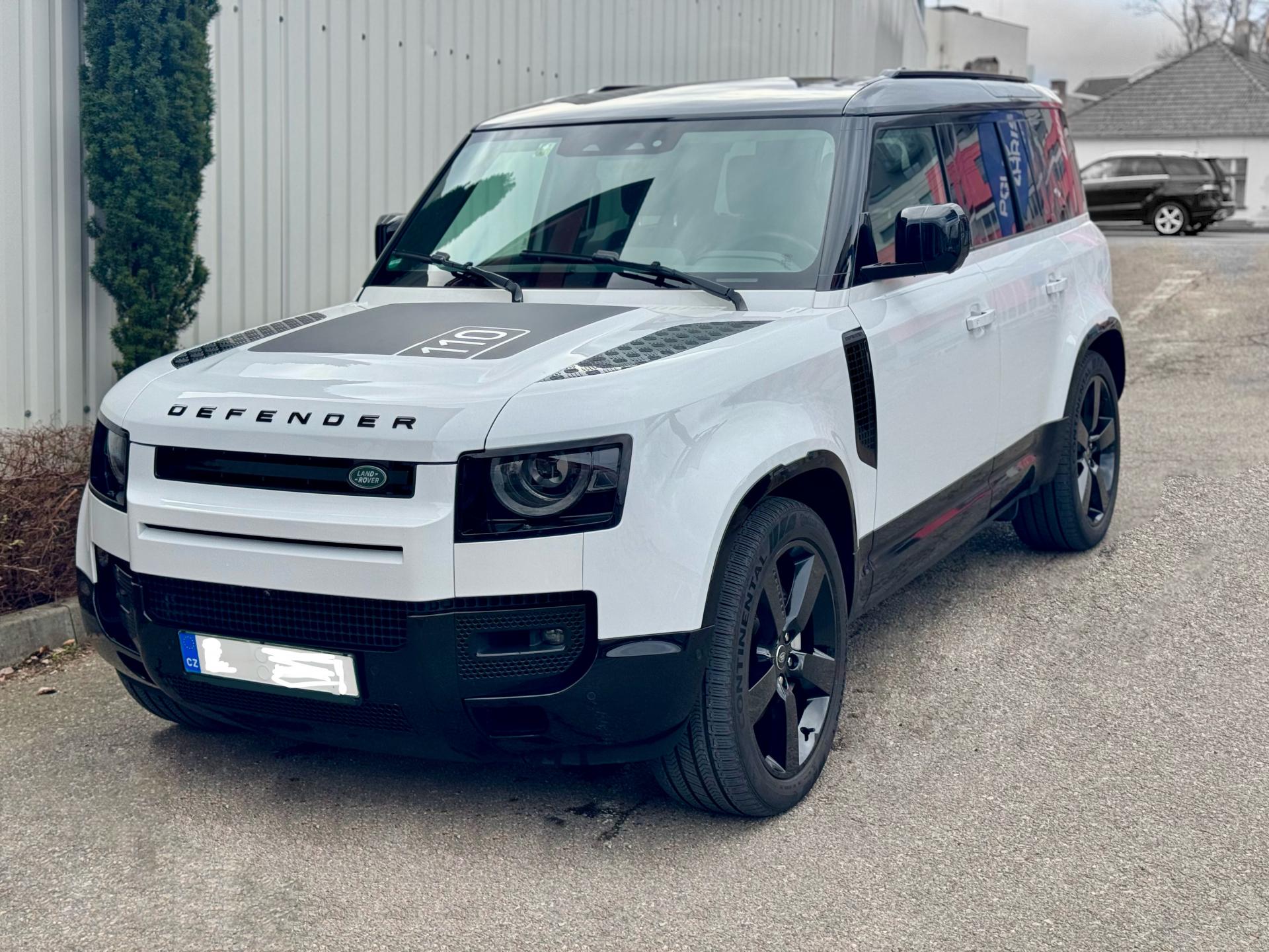 Land Rover Defender D300 110X Dynamic HSE