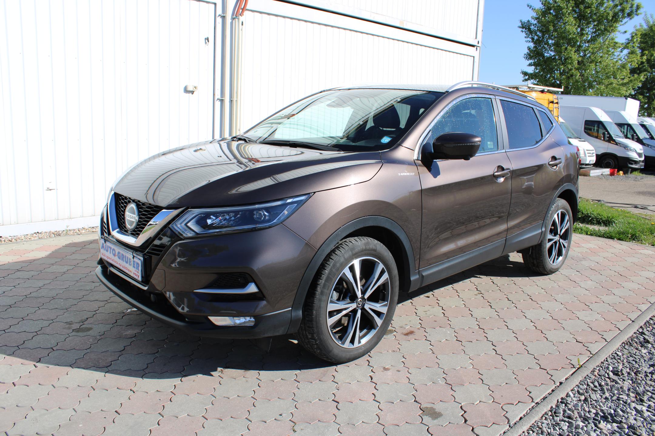 Nissan Qashqai 1.3 DiG-T 1.Majitel ČR Panoram