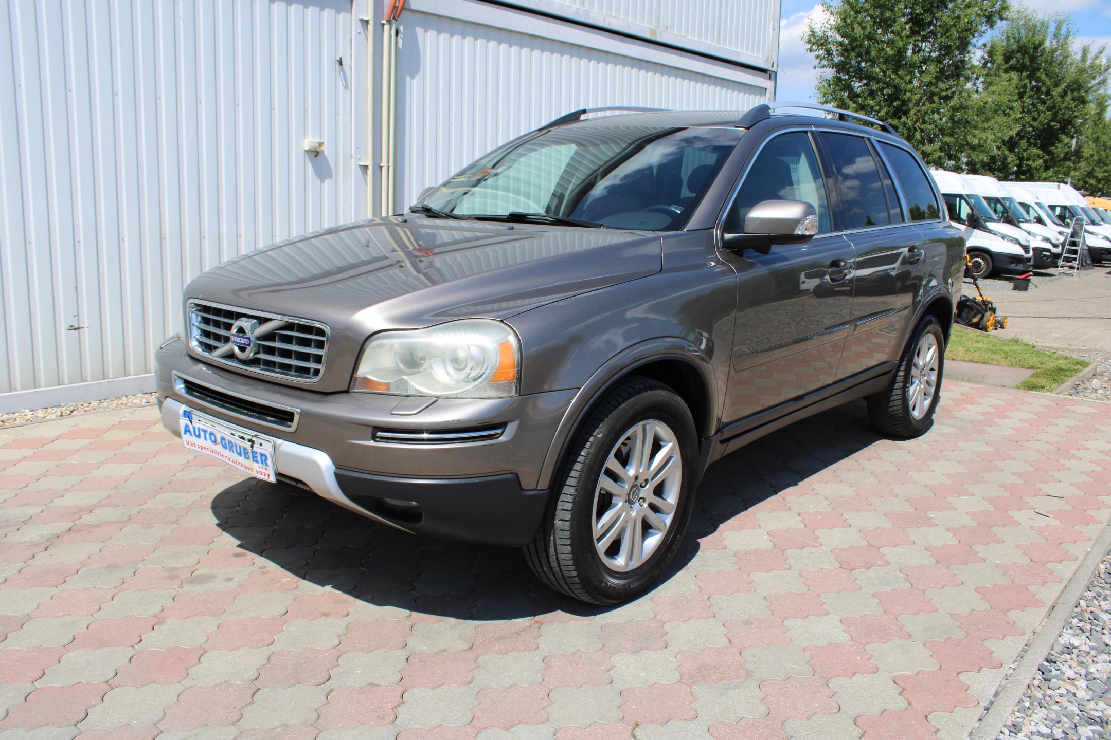Volvo XC90 2,4 D5 AWD SUMMUM 7 MÍST CZ
