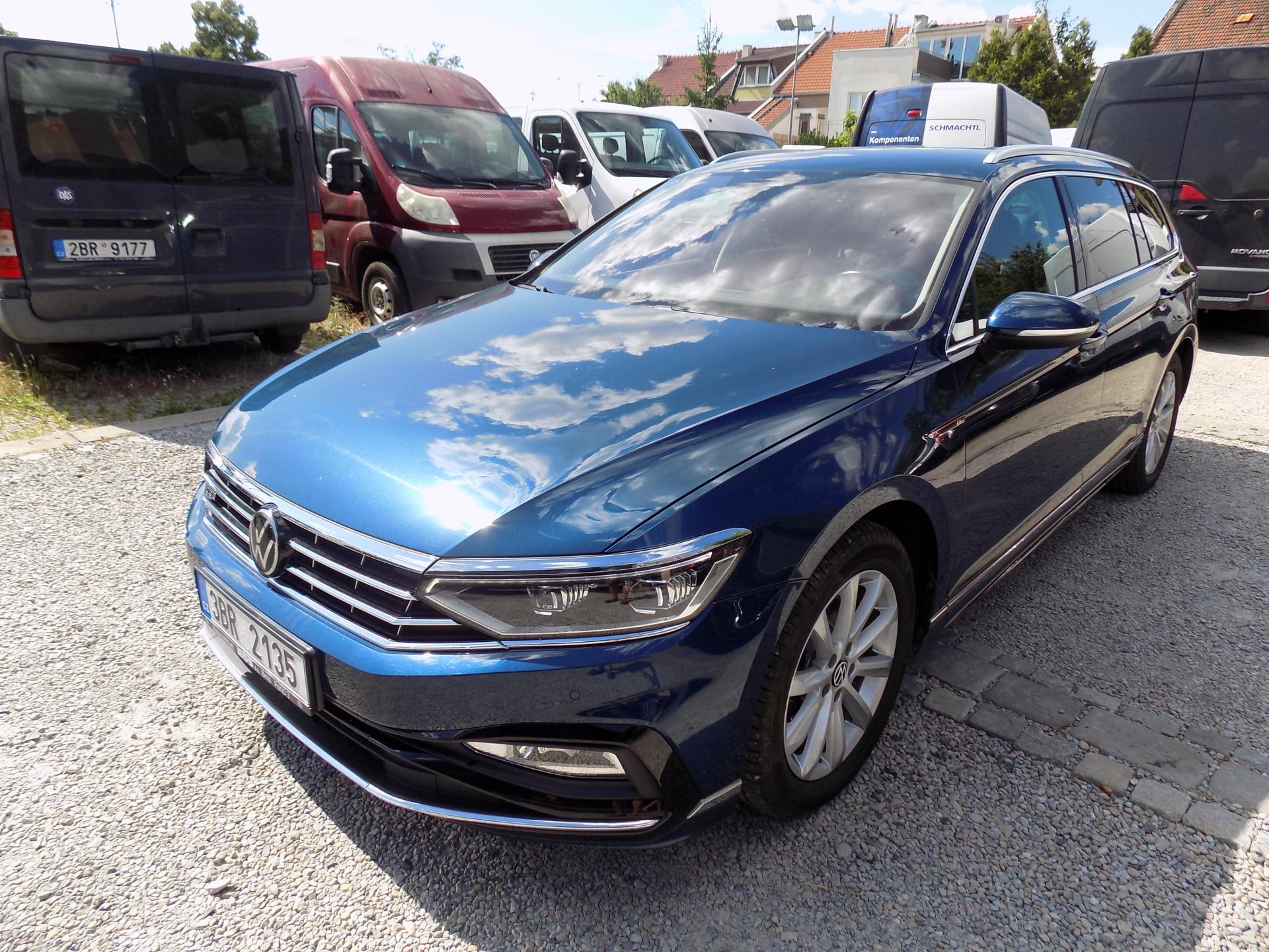 Volkswagen Passat 2,0 TDI R-LINE, MATRIX, ALCAN.