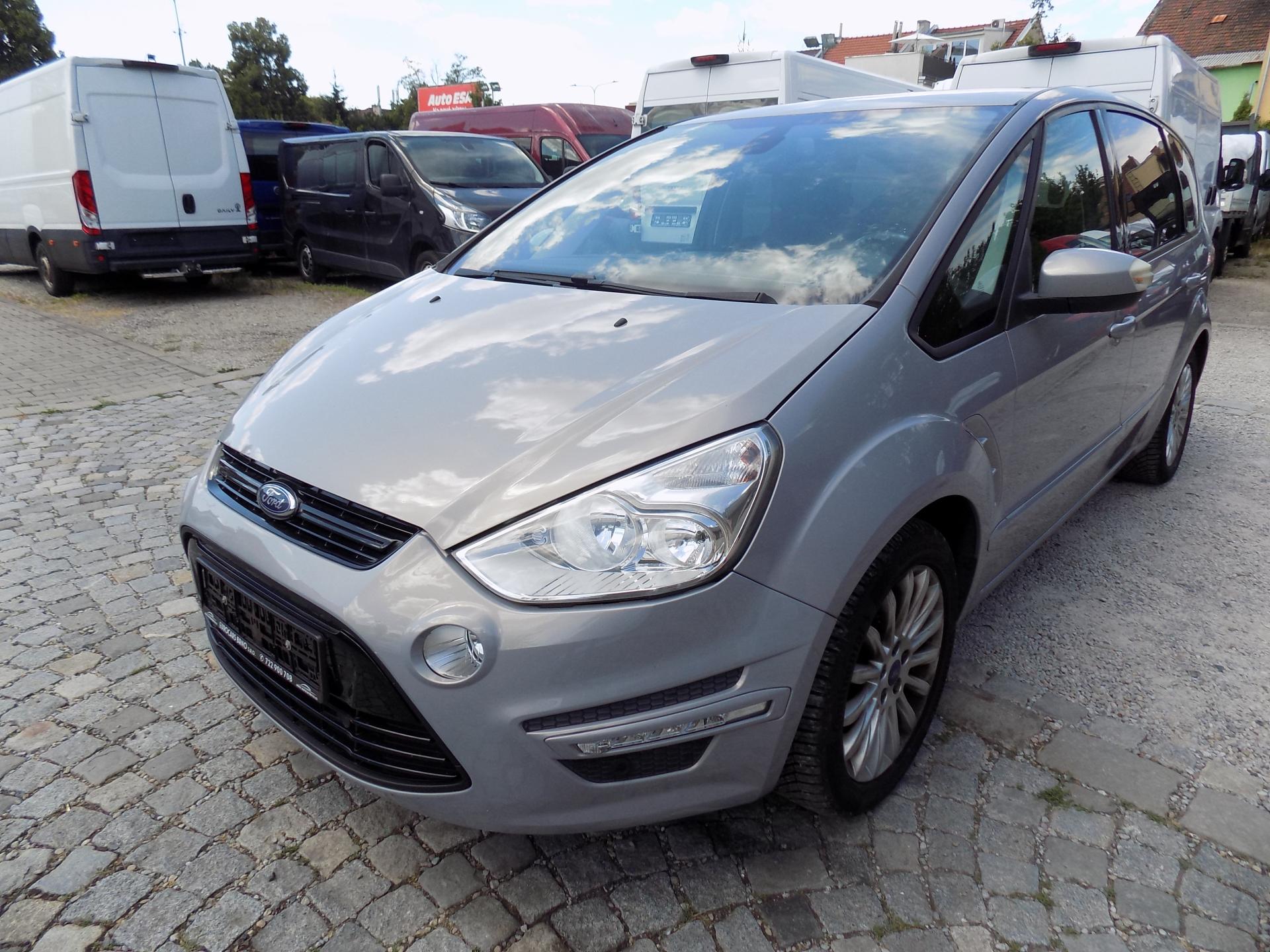 Ford S-MAX 2,0 TDCI 103 KW VÝHŘEV, TAŽNÉ
