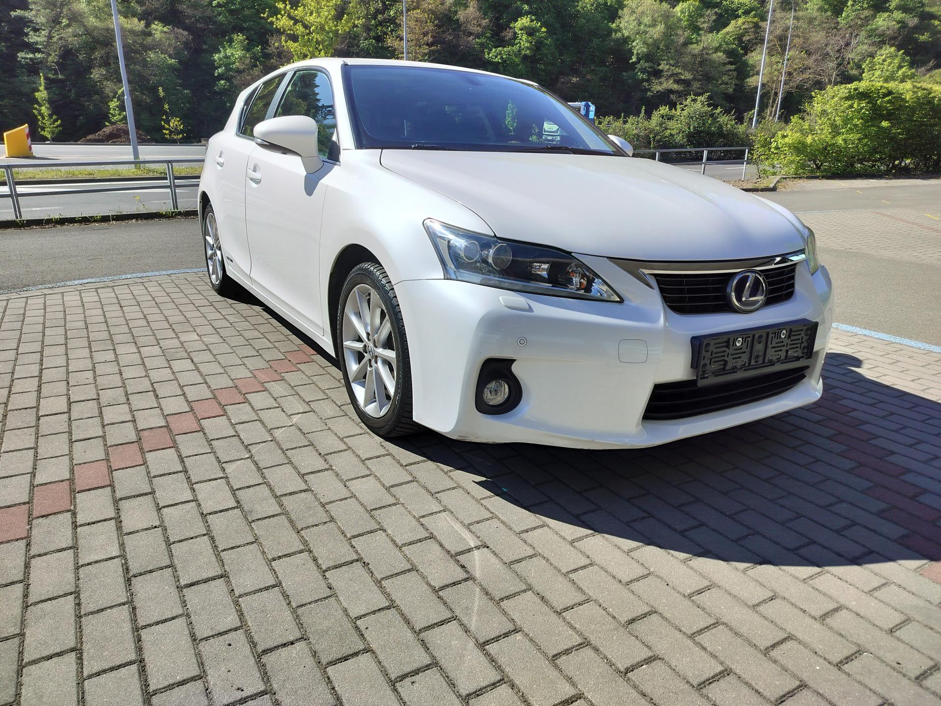 Lexus CT 200h plný servis v Lexusu