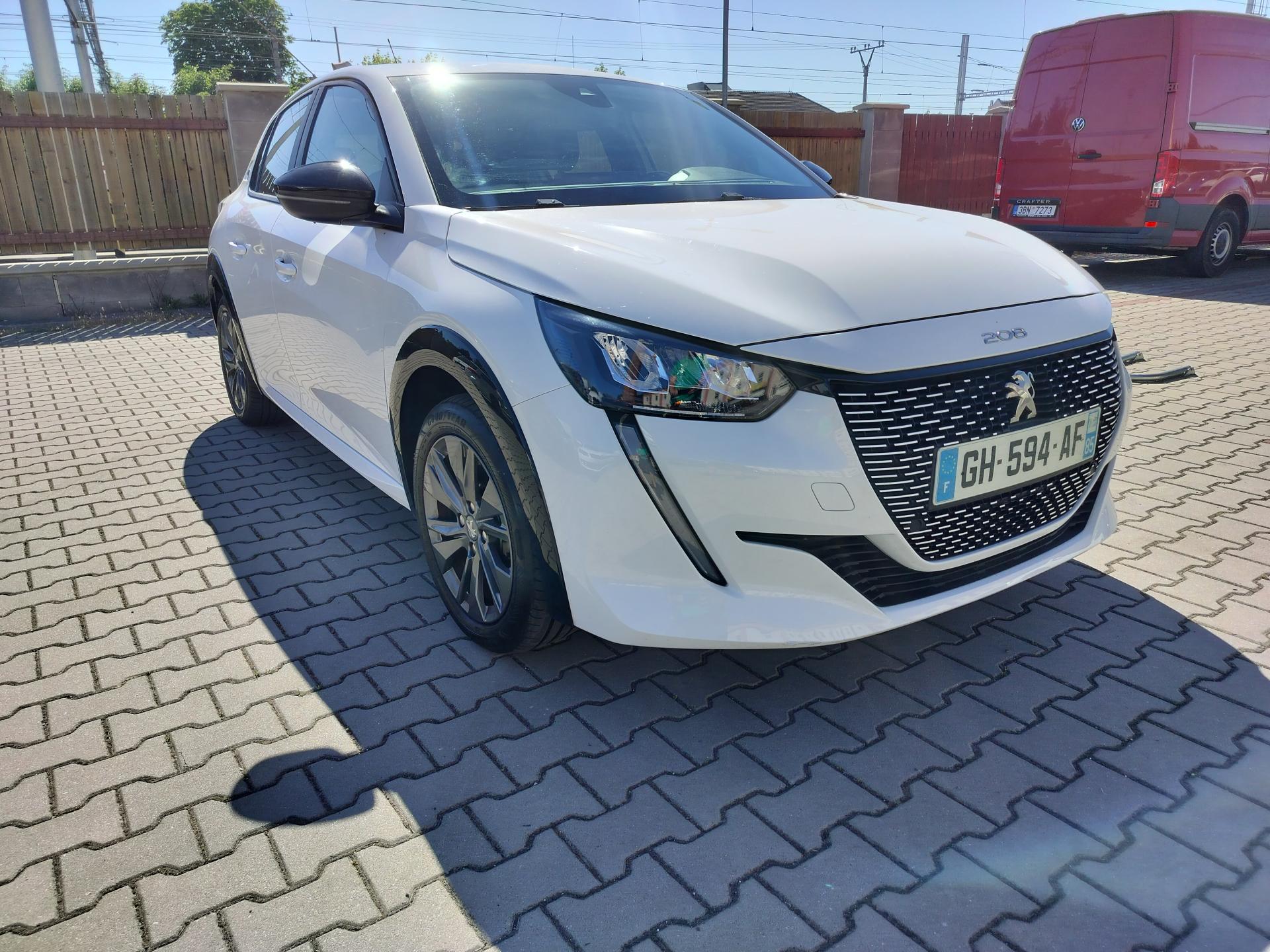 Peugeot 208 e, navigace