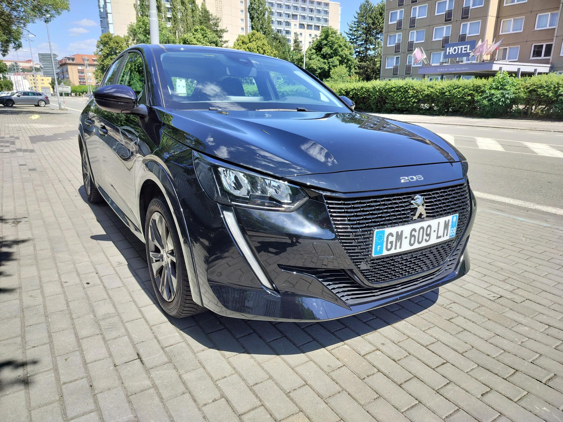 Peugeot 208 e, navigace, SOH 95%