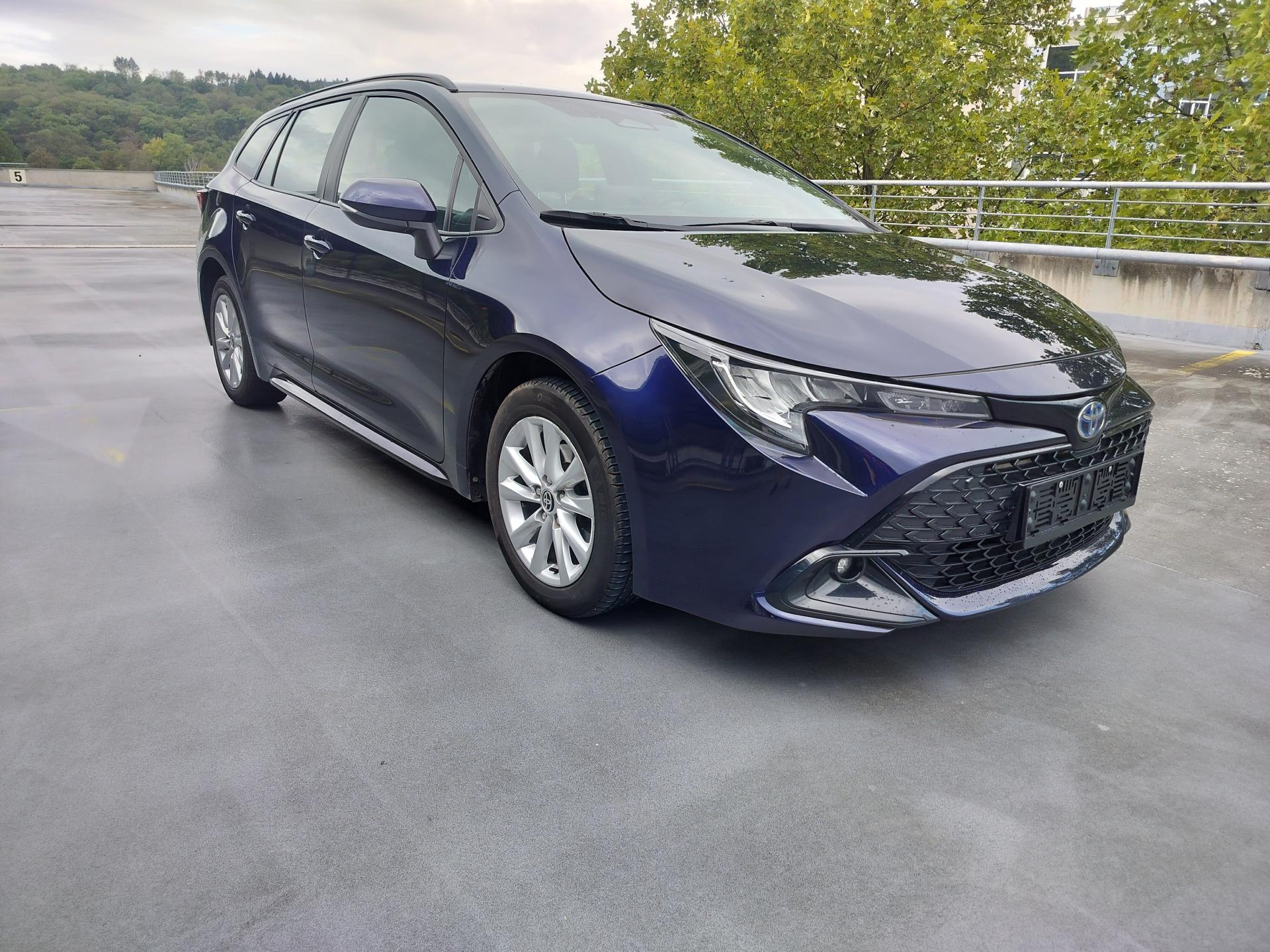 Toyota Corolla 1.8 hybrid Business Edition