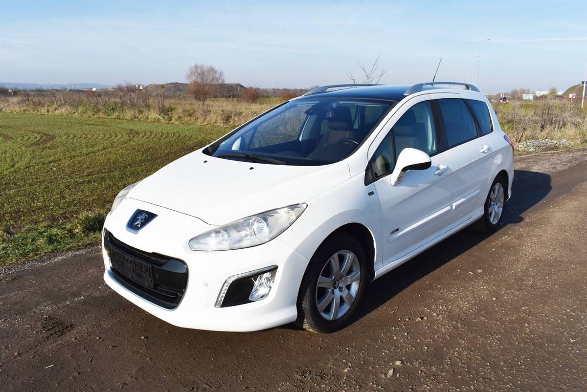 Peugeot 308 2,0 HDI STYLE,1.M,PANO,PĚKNÁ