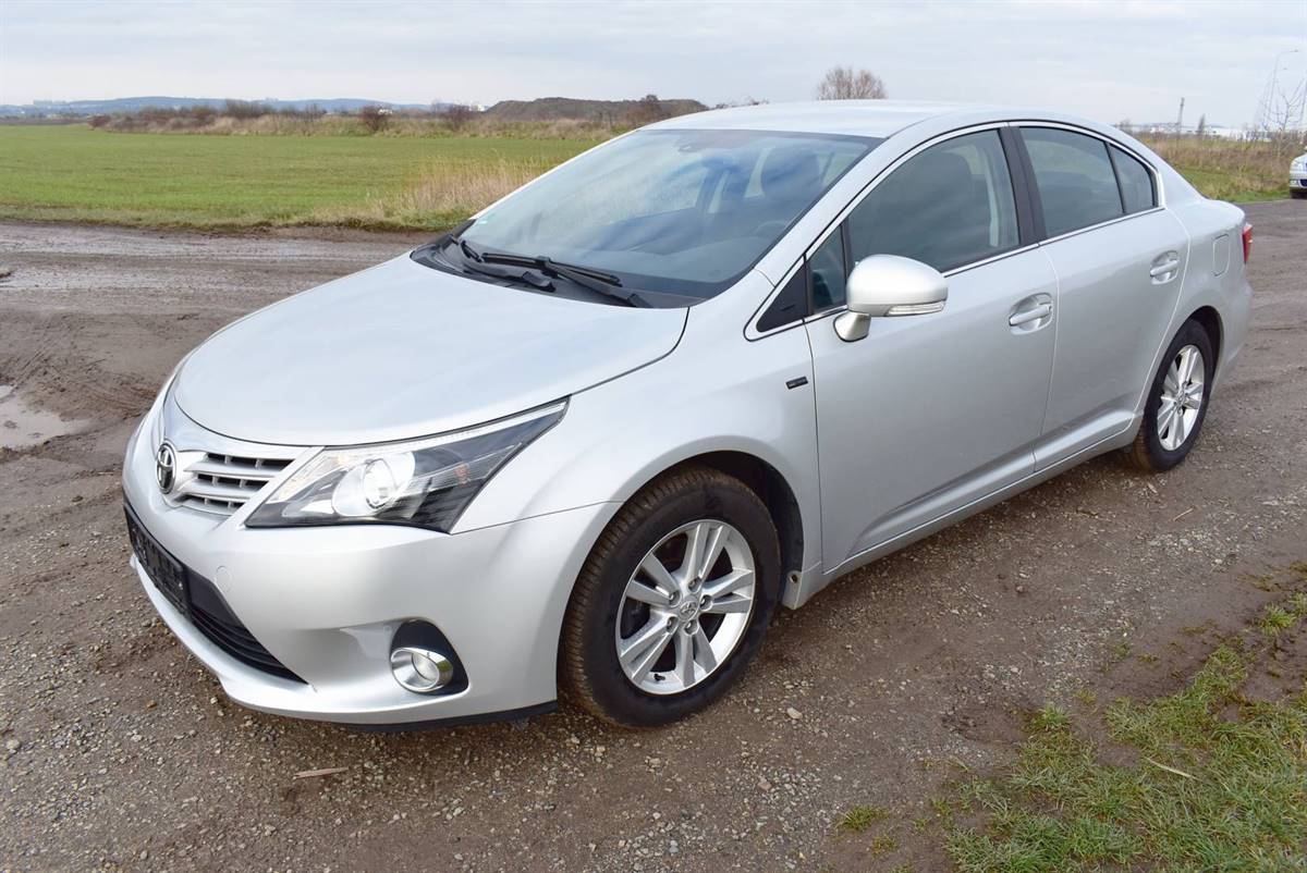 Toyota Avensis 1,8 16V NAVI,1.MAJ,TOP STAV