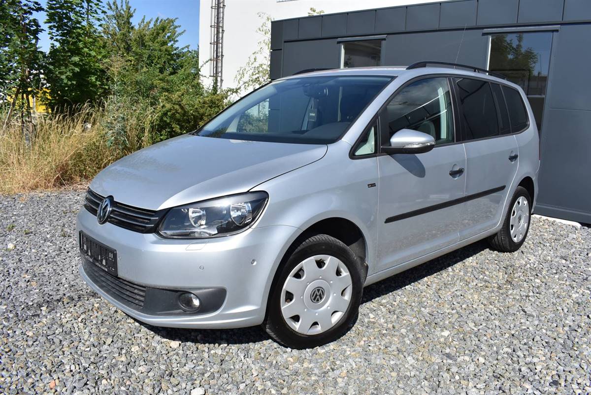 Volkswagen Touran 2,0 TDI DSG,1.M,PDC,KRÁSNÝ!