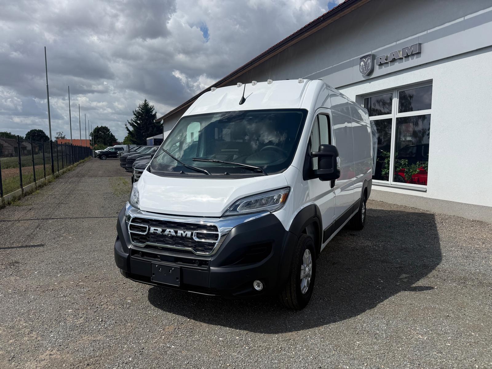 RAM ProMaster 3500 SLT 3.6L V6 VVT High Roof