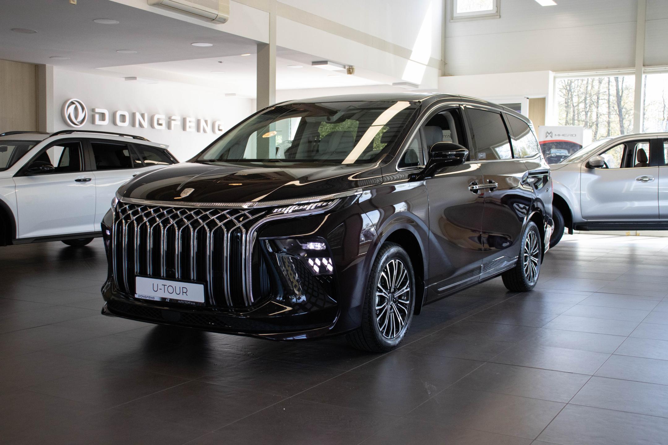 Dongfeng U-Tour V9 HEV