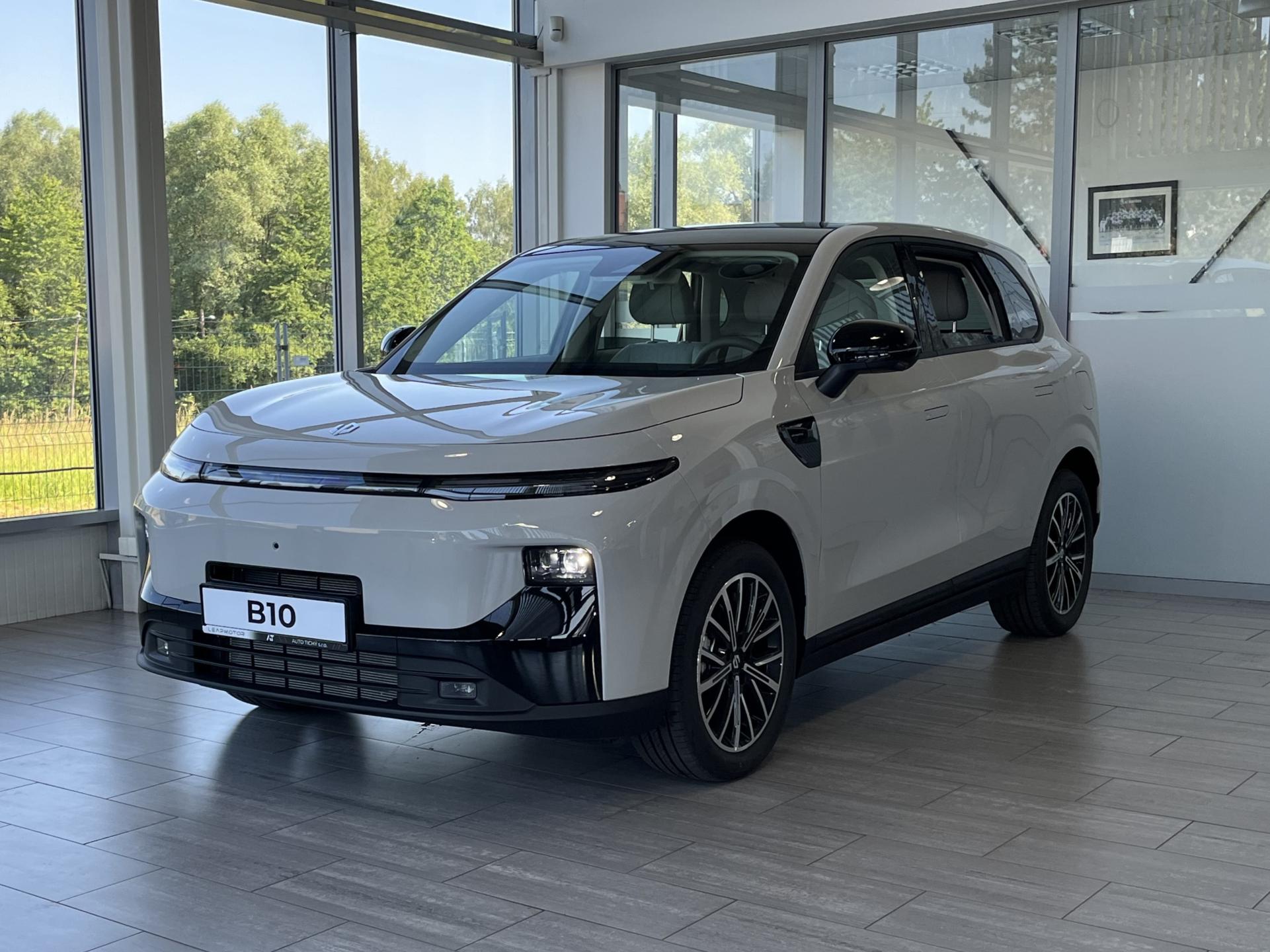 Leapmotor B10 DESIGN HYBRID EV, světlý int.