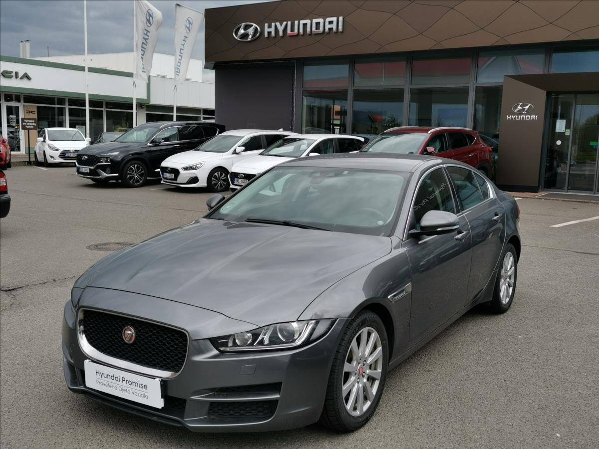 Jaguar XE 2,0 20t 147kW PURE 8AT