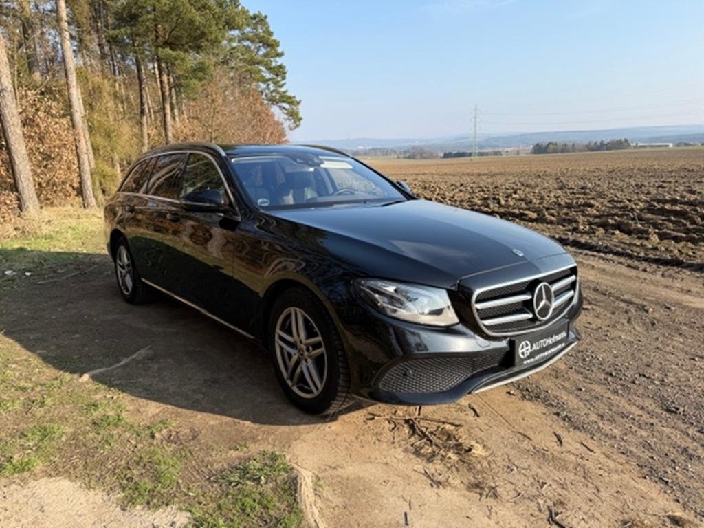 Mercedes-Benz Třídy E E 220D 4MATIC, AMG PAKET