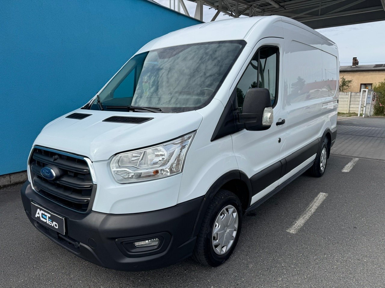 Ford Transit 2.0 TDCi L2H2 chlazení/topení