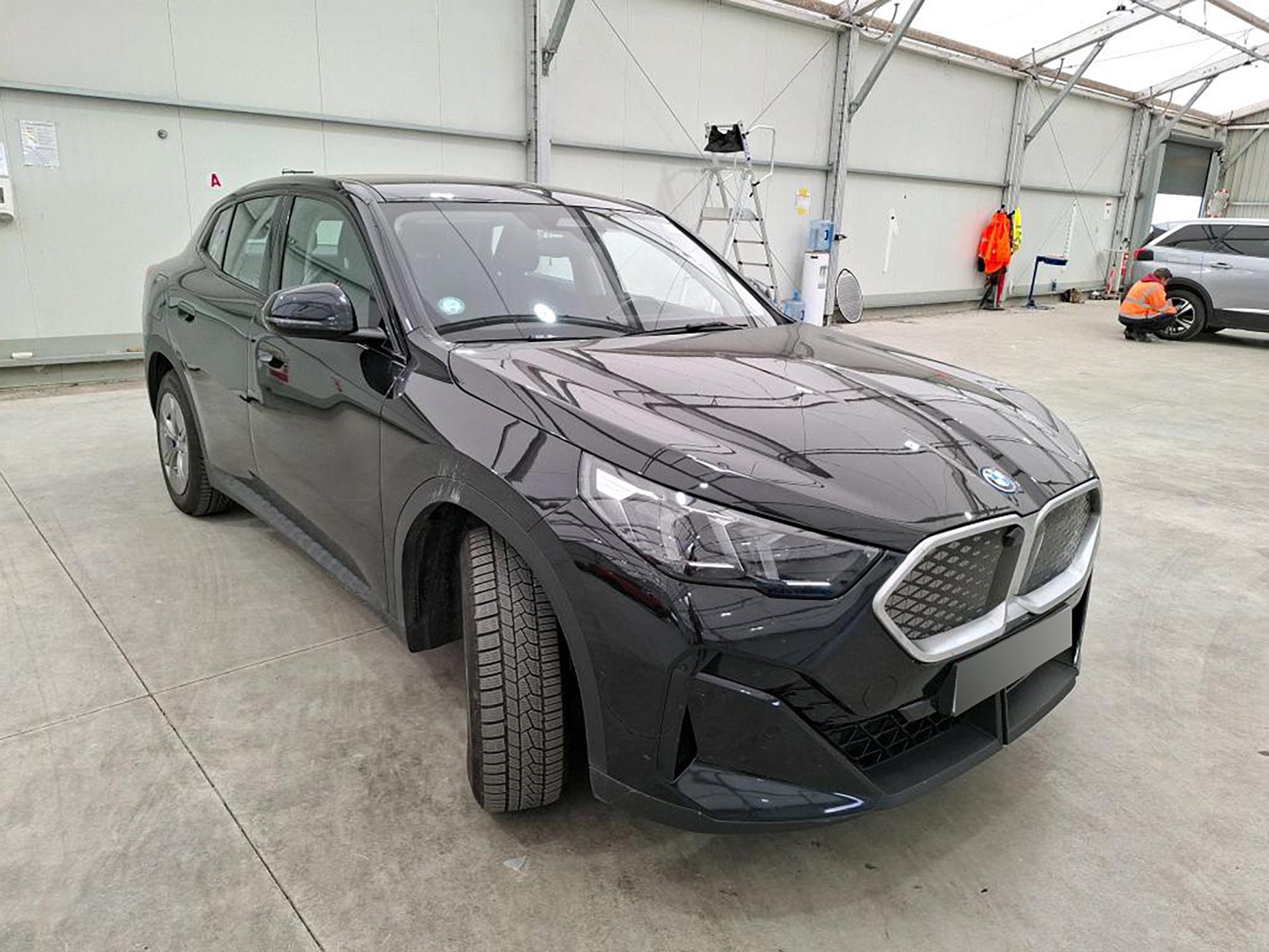 BMW iX2 xDrive30 | AWD