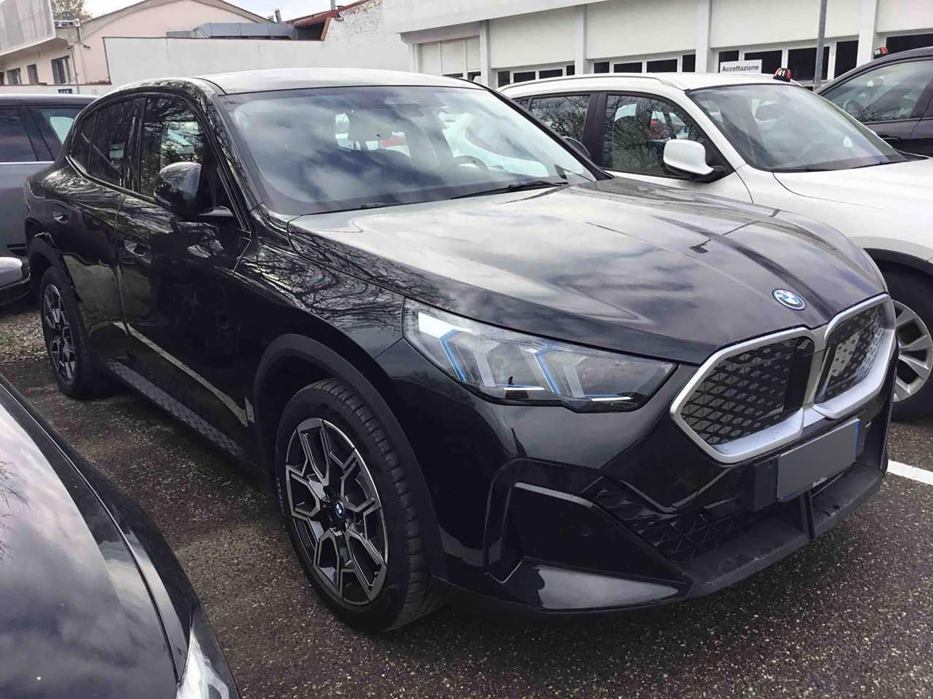BMW iX2 xDrive30