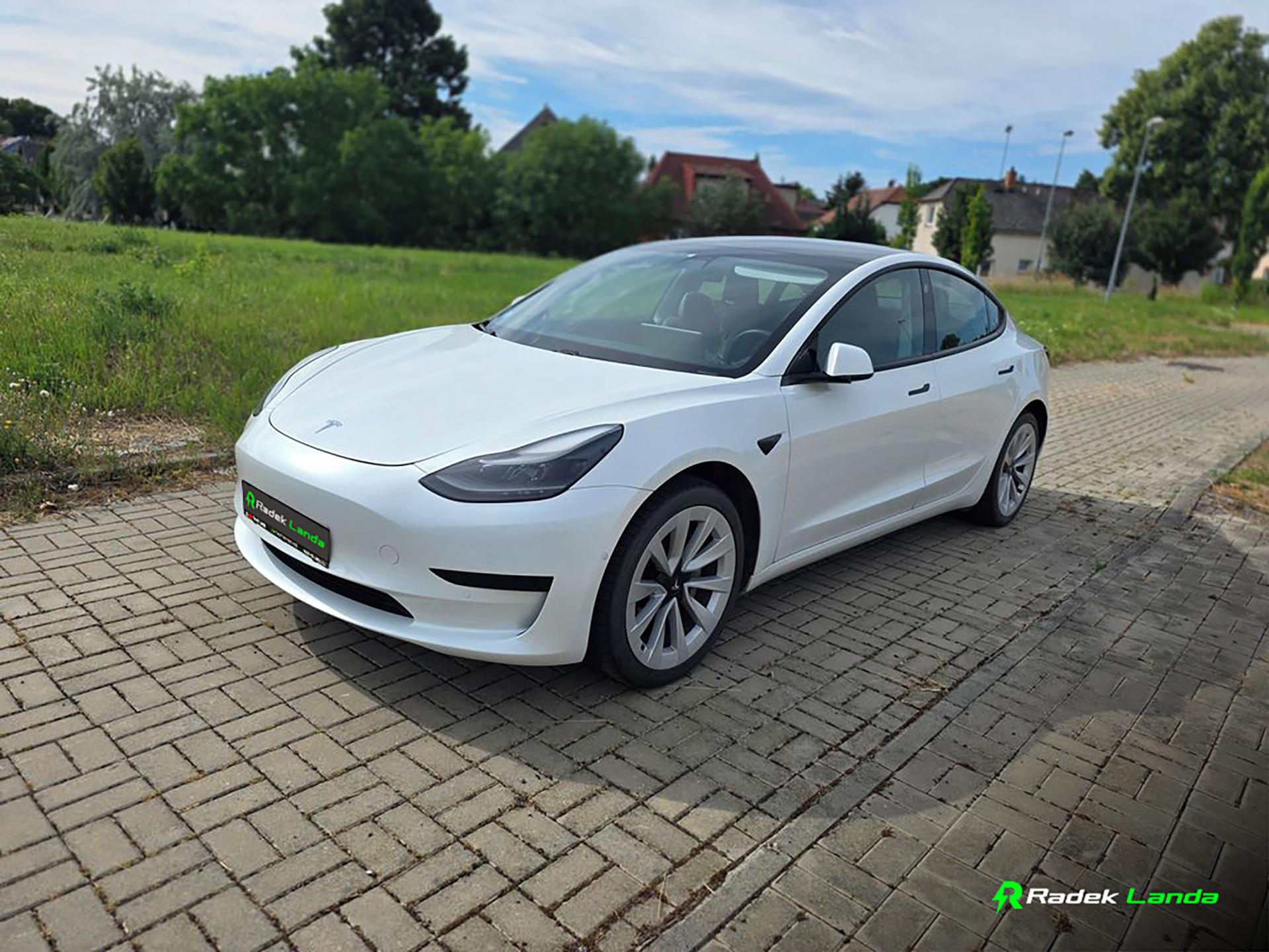 Tesla Model 3 SR+ Facelift, Tažné, DPH