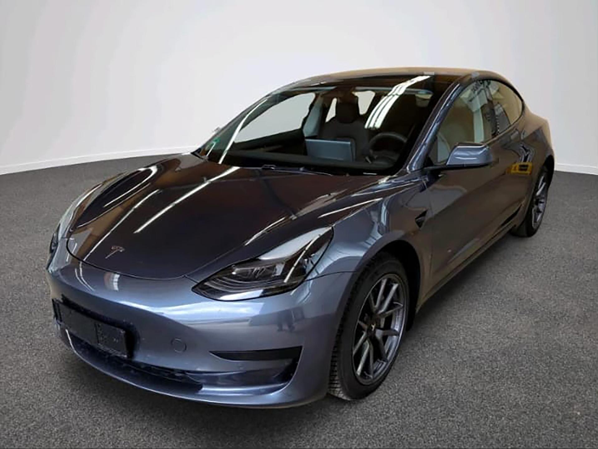 Tesla Model 3 AMD Ryzen, LFP baterie