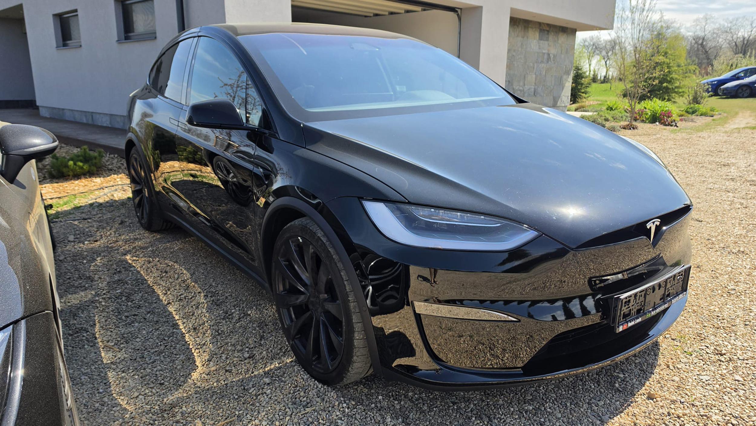 Tesla Model X Plaid - Tažné 2 250 kg