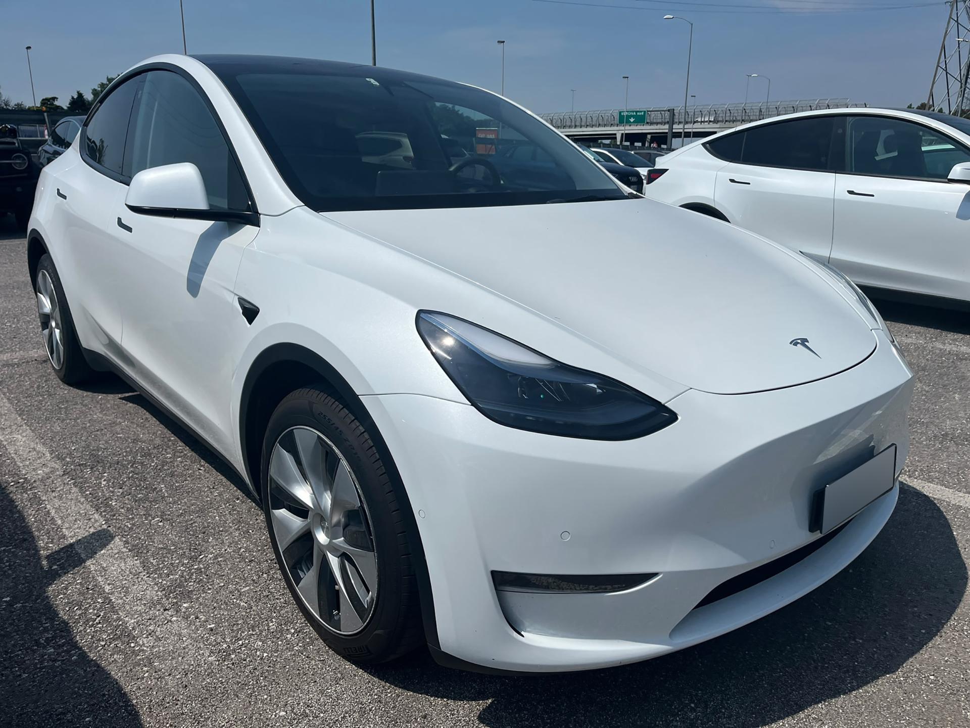 Tesla Model Y Long Range AWD | AMD Ryzen