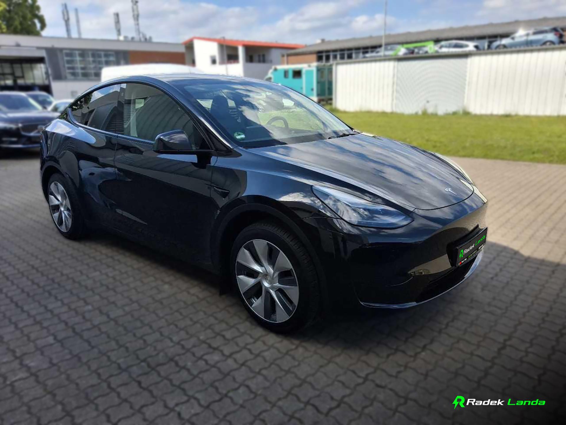 Tesla Model Y Standard Range | LFP, RWD, AMD