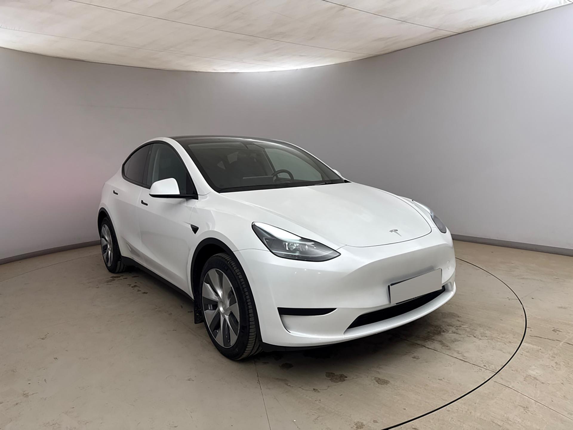 Tesla Model Y RWD LFP | Tažné 1 600 kg
