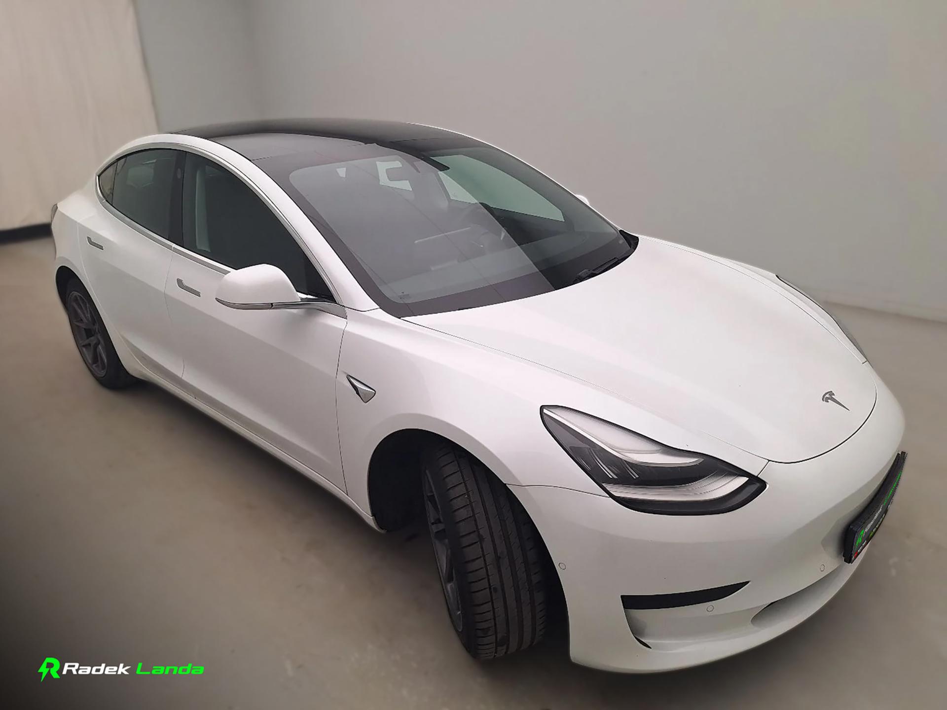 Tesla Model 3 Standard Range Plus | 225 kW
