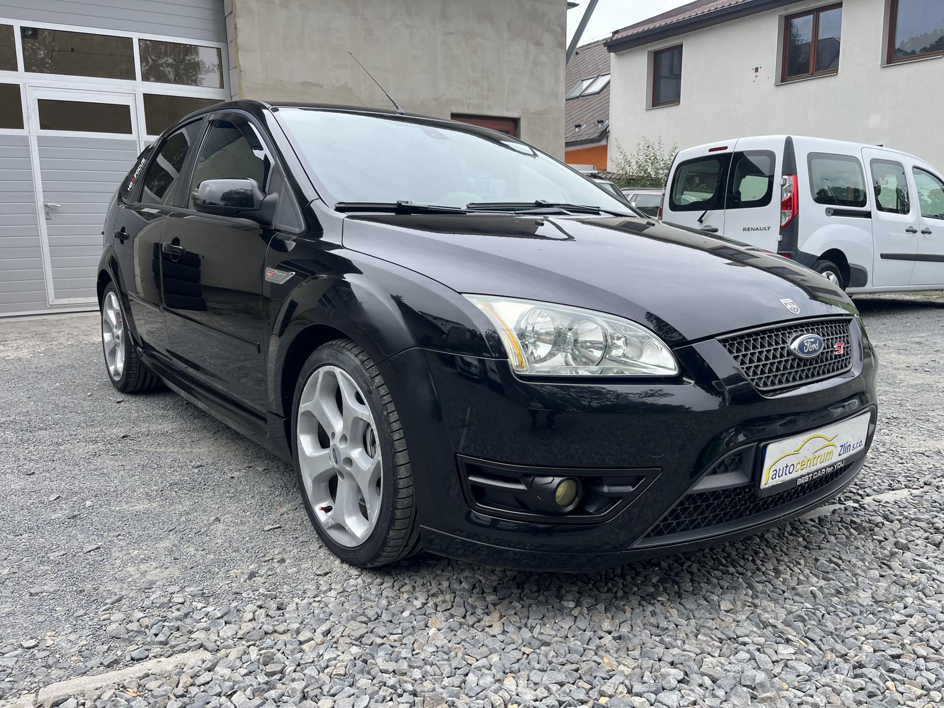 Ford Focus ST 2,5i 166 Kw BLACK EDITION!!