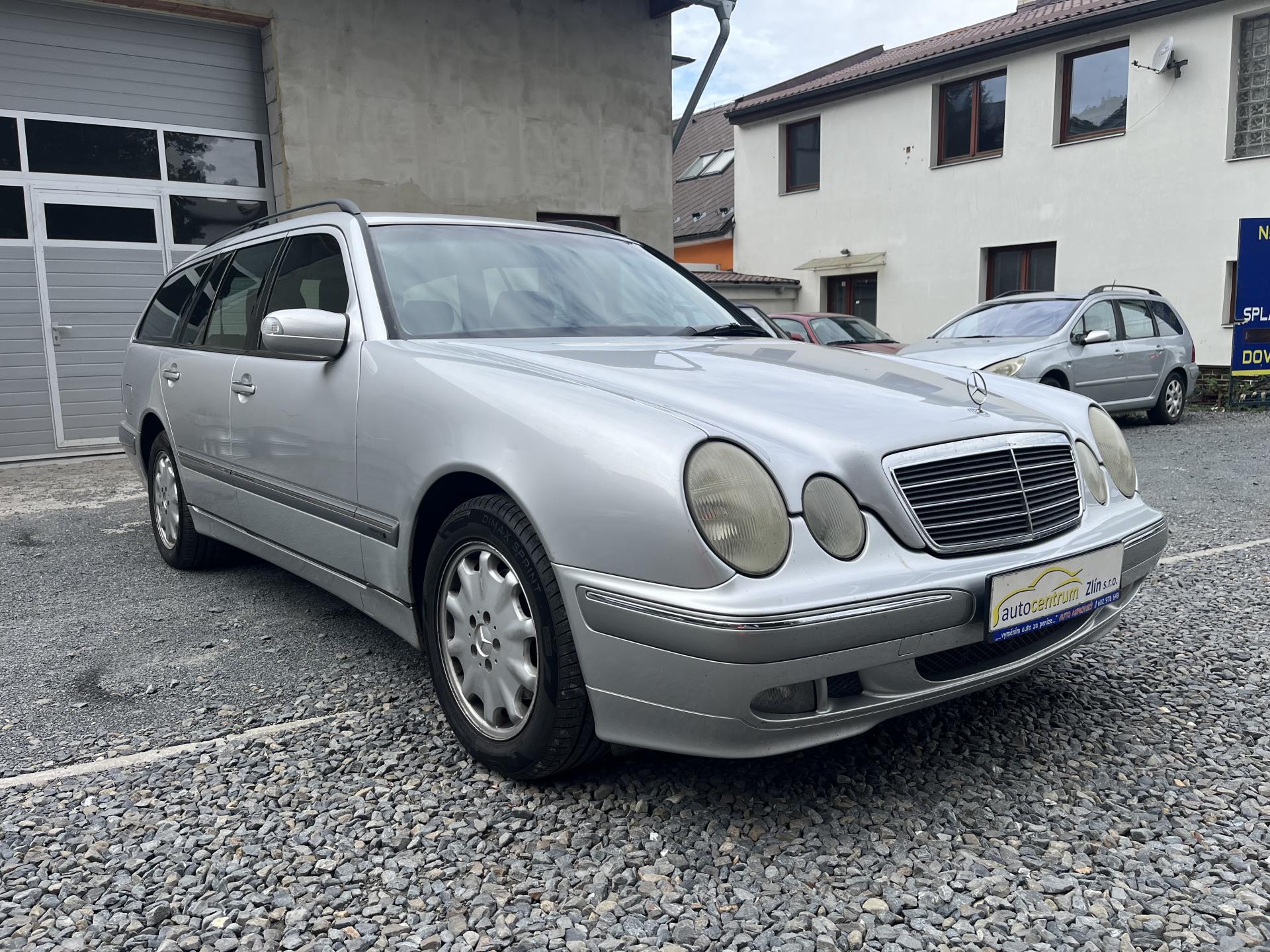 Mercedes-Benz Třídy E 270 CDi 125 Kw TAŽNÉ