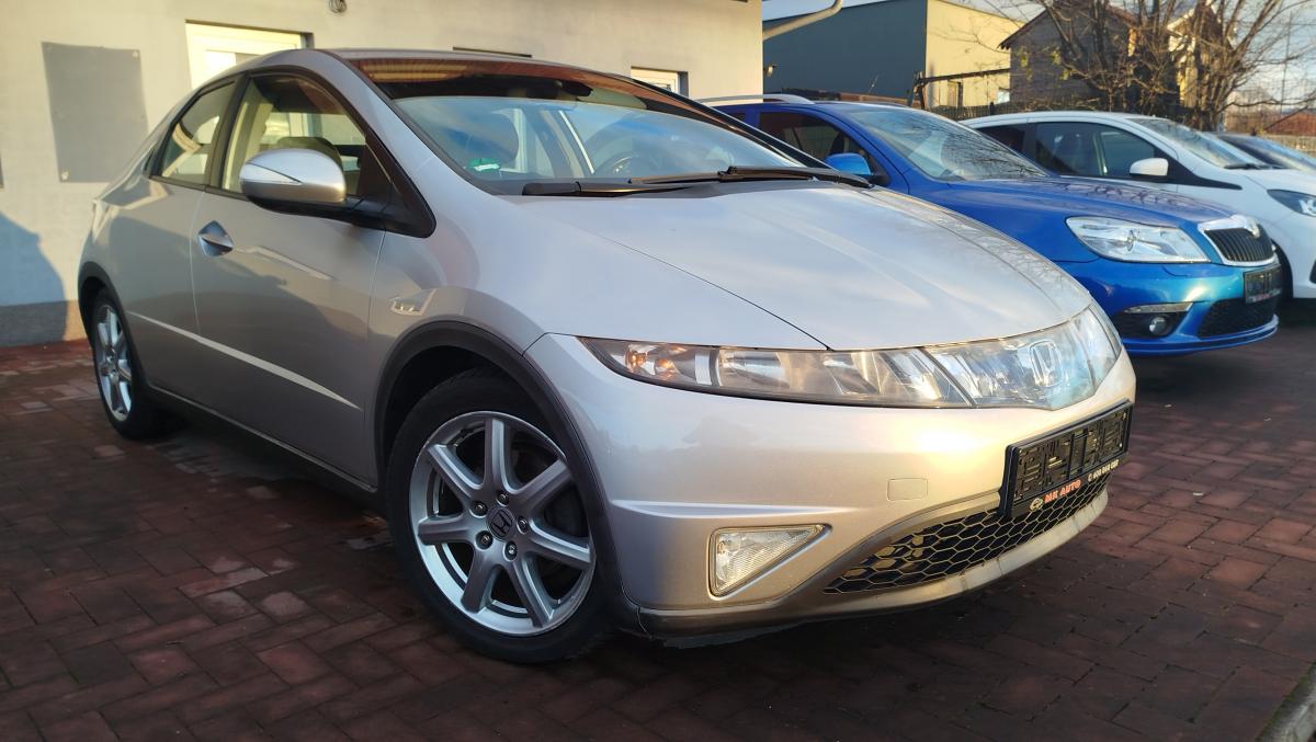 Honda Civic 1.8 VTi FULL SERVIS