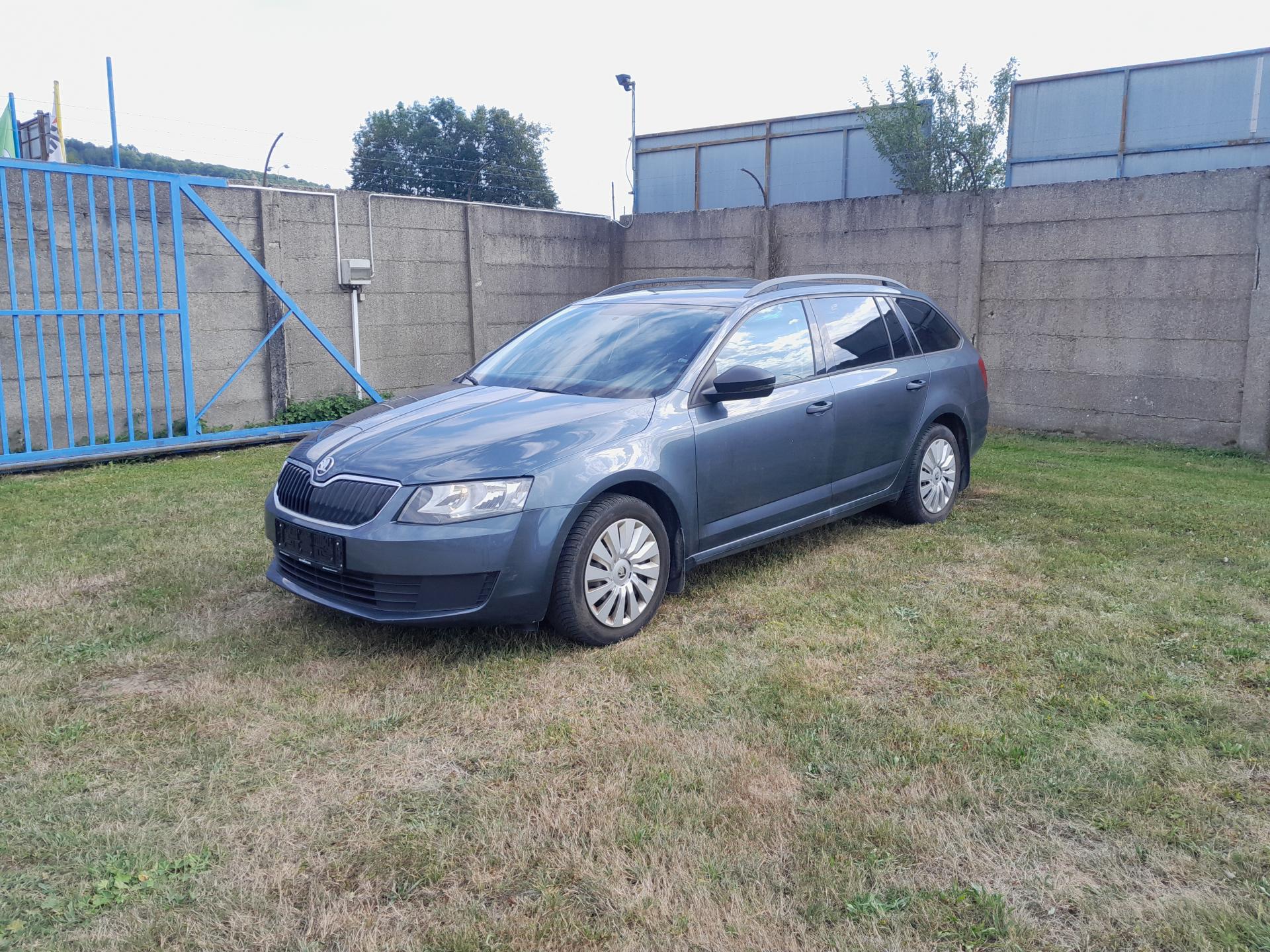 Škoda Octavia 1,2 TSI Serviska 2x klíč