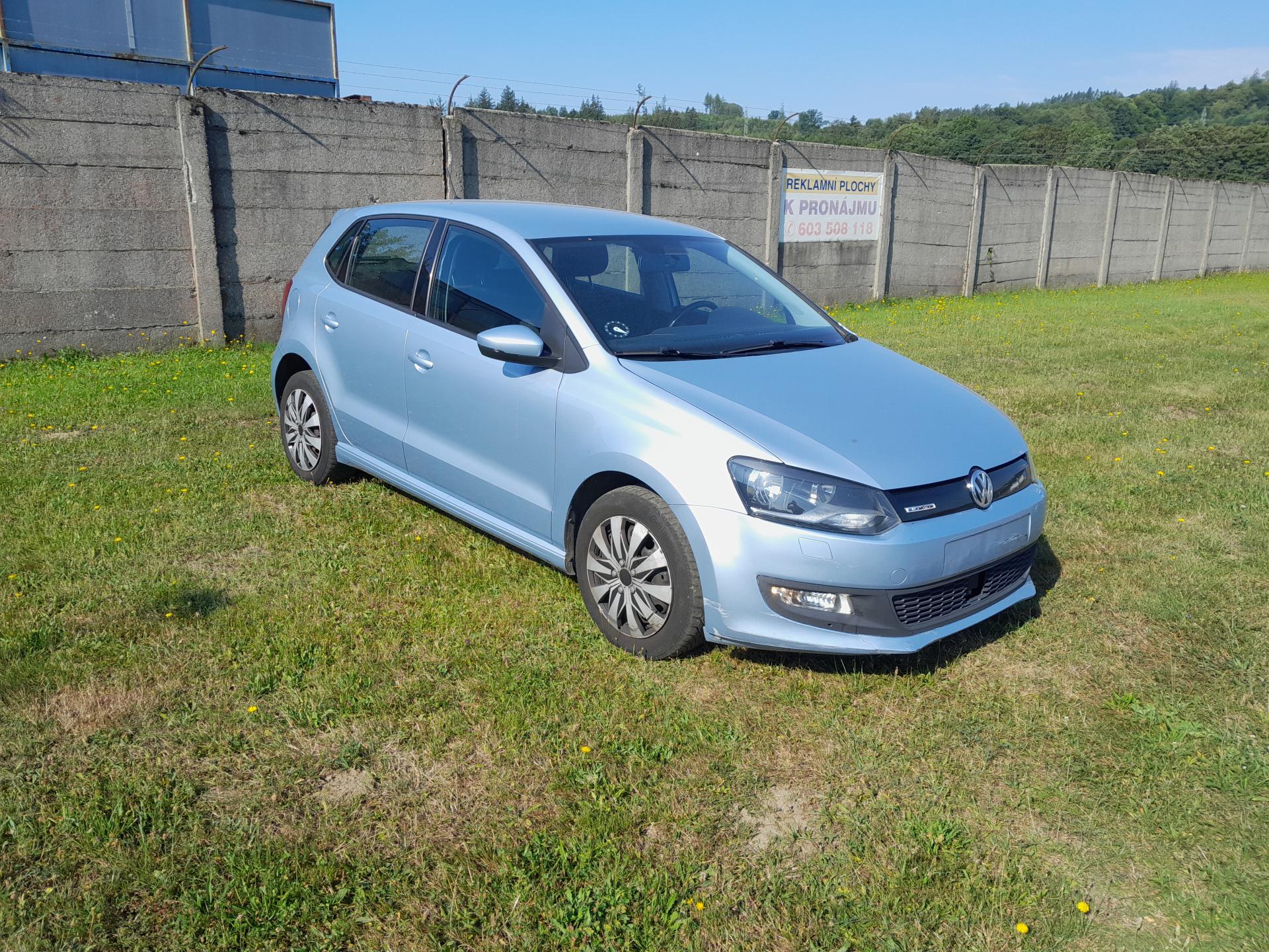 Volkswagen Polo 1,0 TSI 70KW serviska 2x klíč
