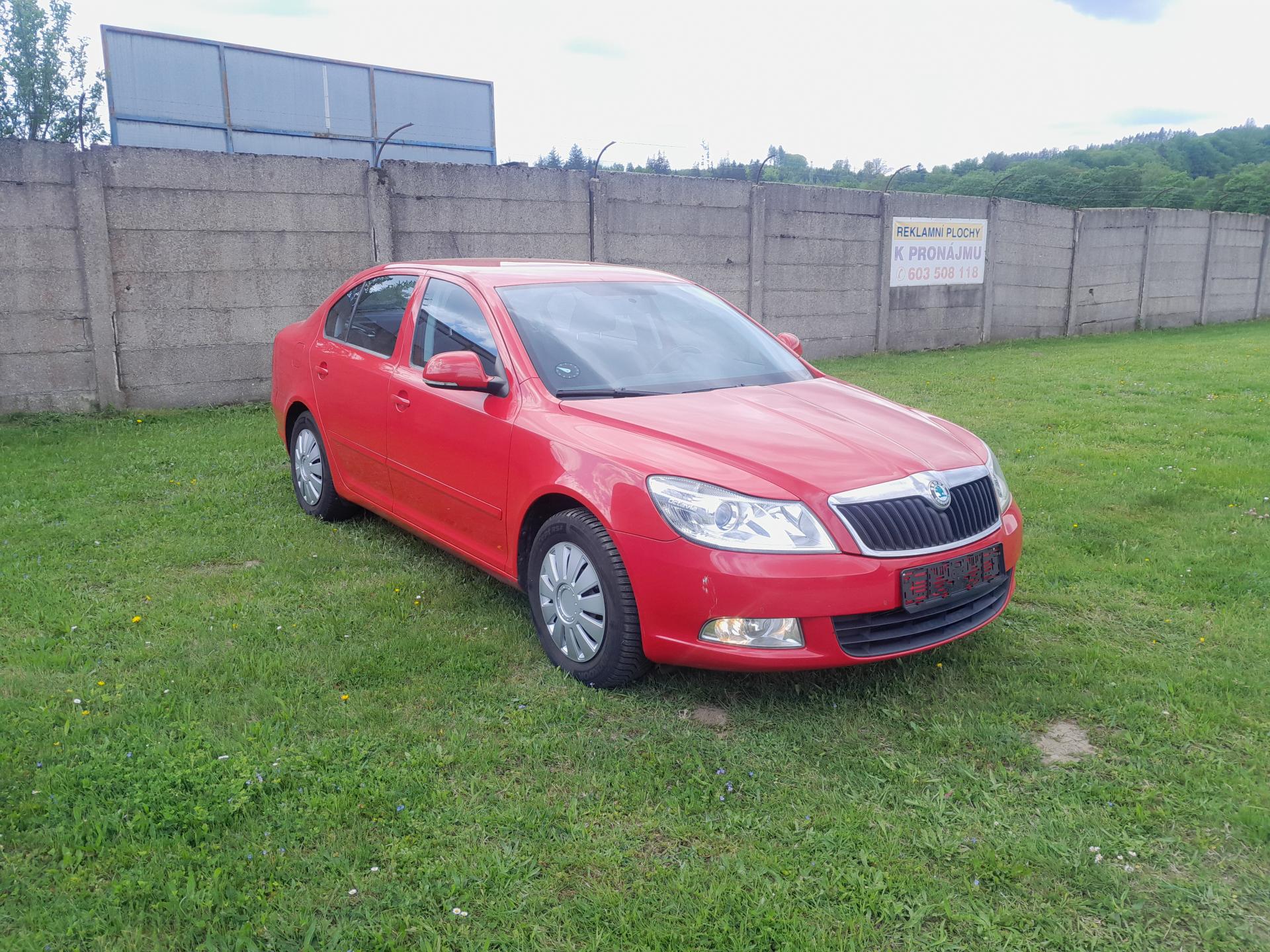 Škoda Octavia 1,2 TSI 77KW serviska 2x klíč