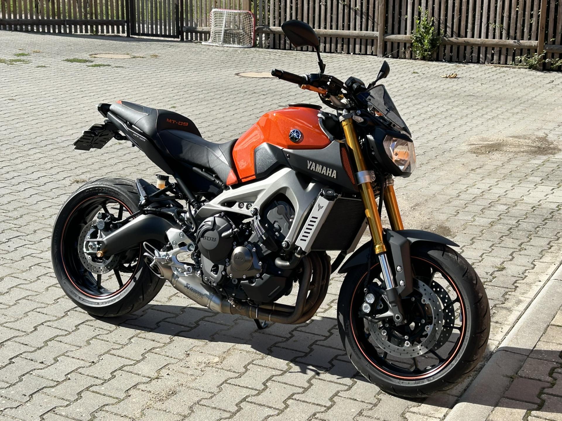 Yamaha MT-09 TOP – 10 920 Km – AKRAPOVIČ