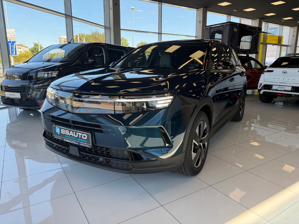 Opel Grandland Ultimate Hybrid 1,2T 145k AT