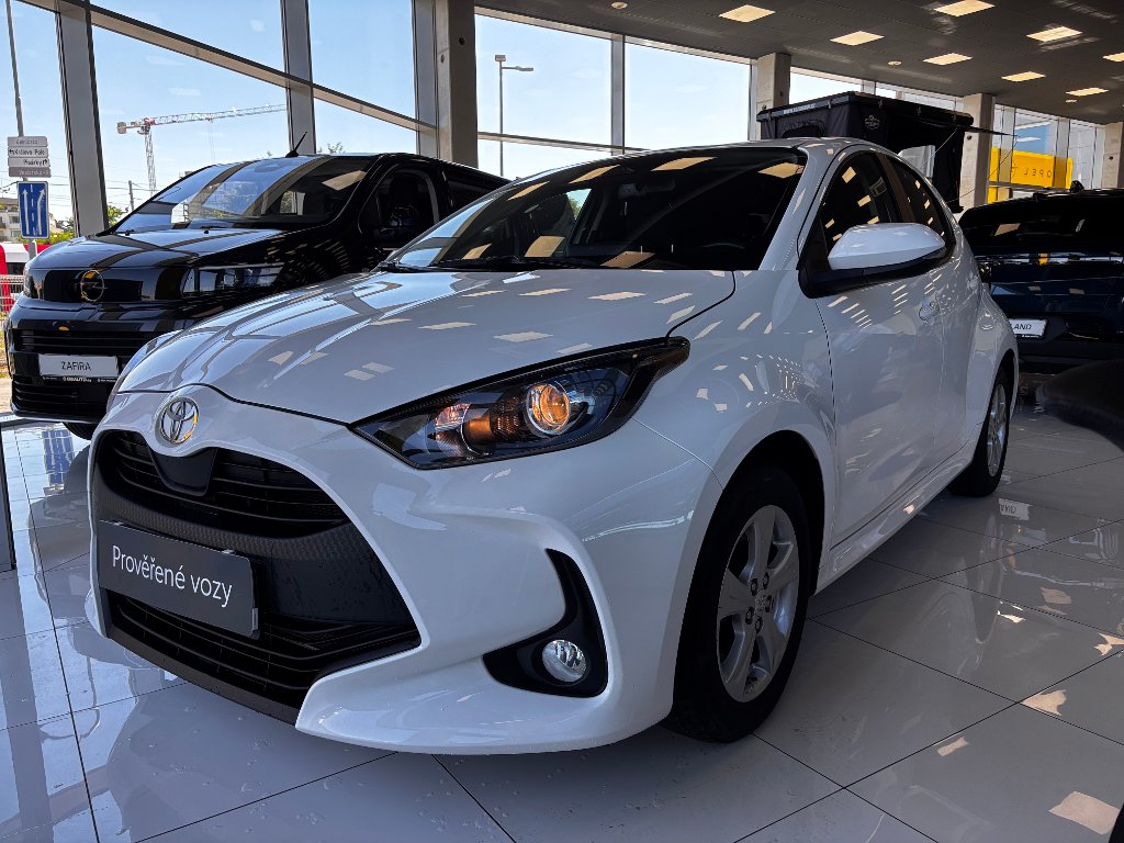Toyota Yaris 1.5HEV 68kW REZERVACE